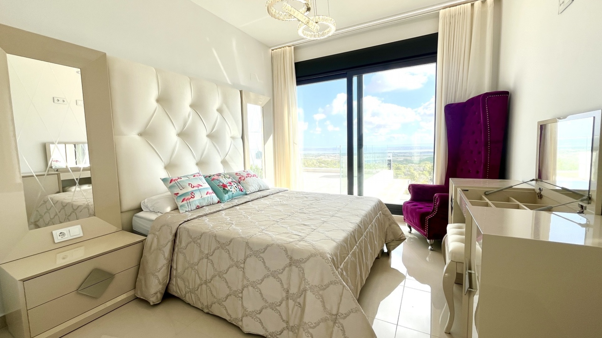 Resale - Villa - San Miguel de Salinas - Res. Bellavista