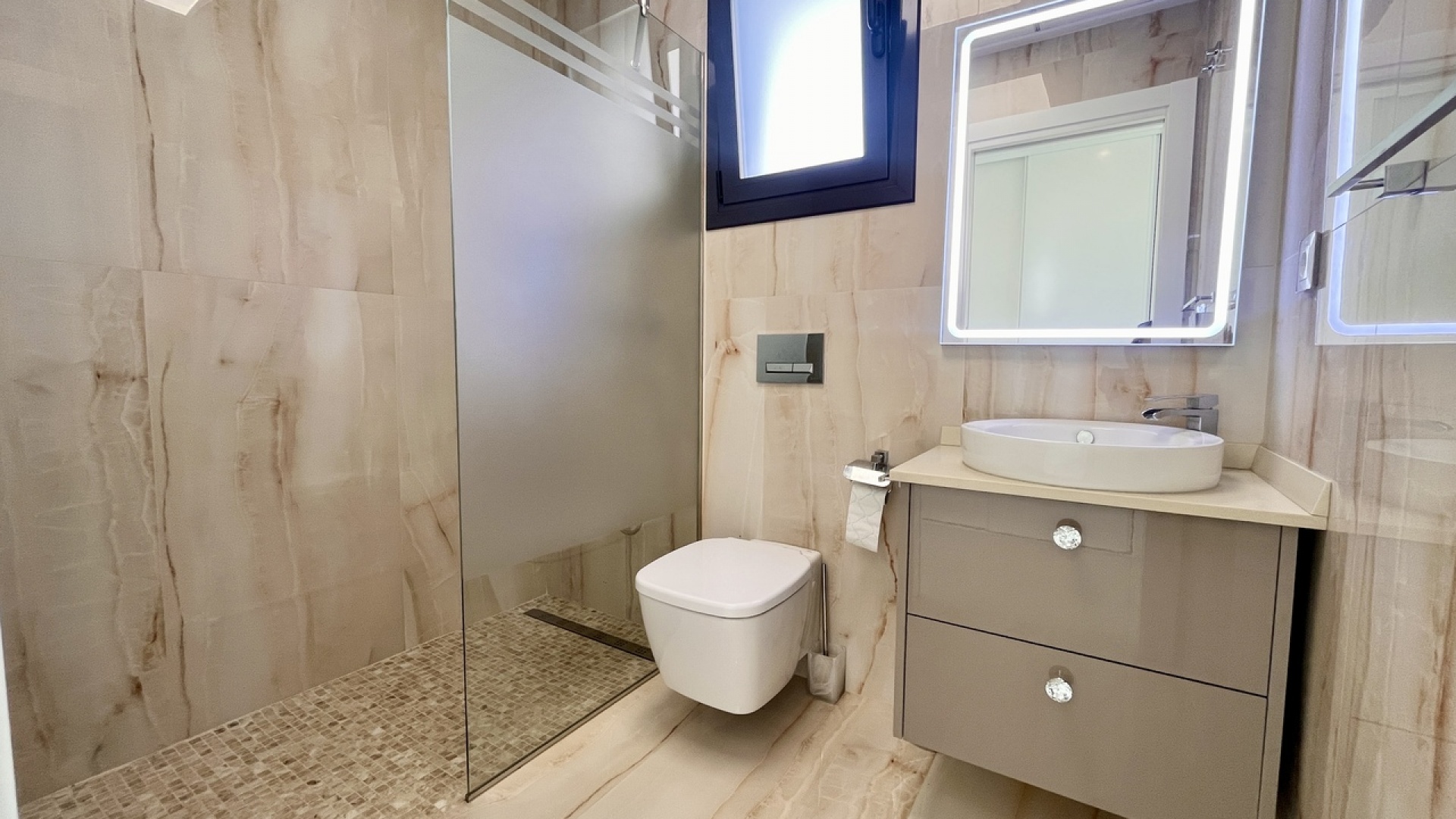 Resale - Villa - San Miguel de Salinas - Res. Bellavista