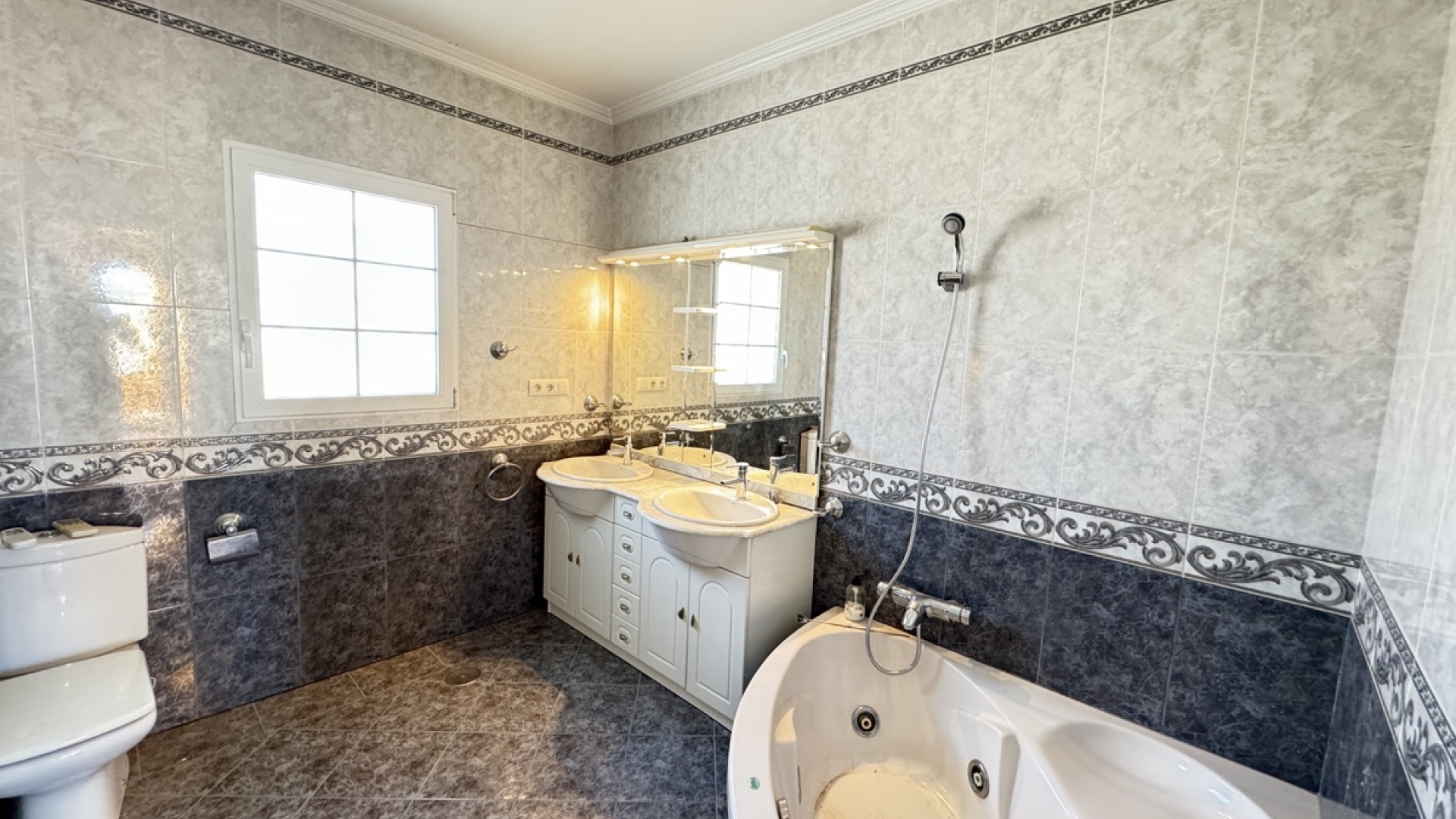 Resale - Villa - San Miguel de Salinas - torrestrella