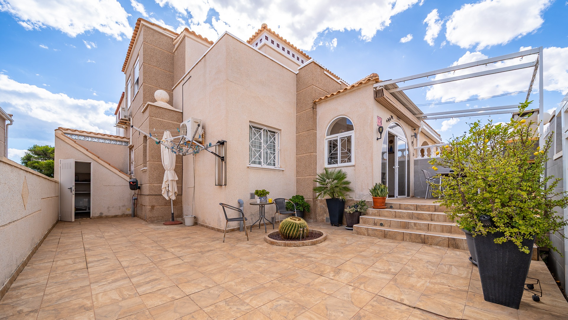 Resale - Villa - Torrevieja - Aguas Nuevas