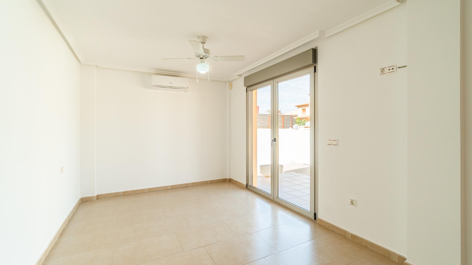 Resale - Villa - Torrevieja - Aguas Nuevas