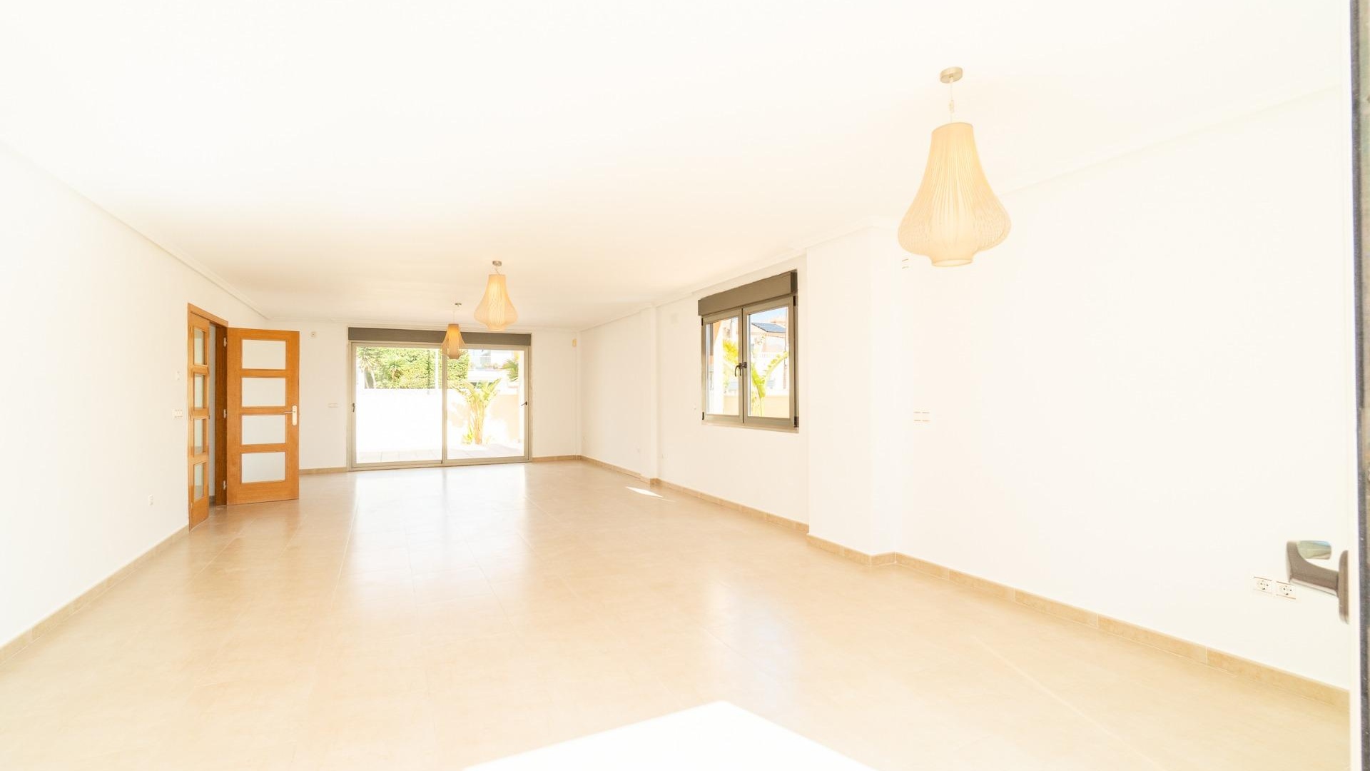 Resale - Villa - Torrevieja - Aguas Nuevas