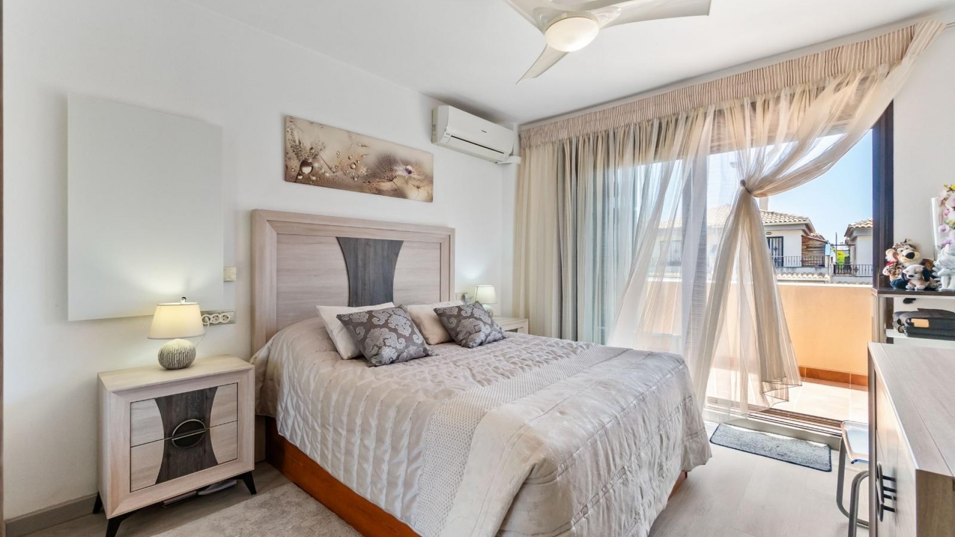 Resale - Villa - Torrevieja - Aguas Nuevas