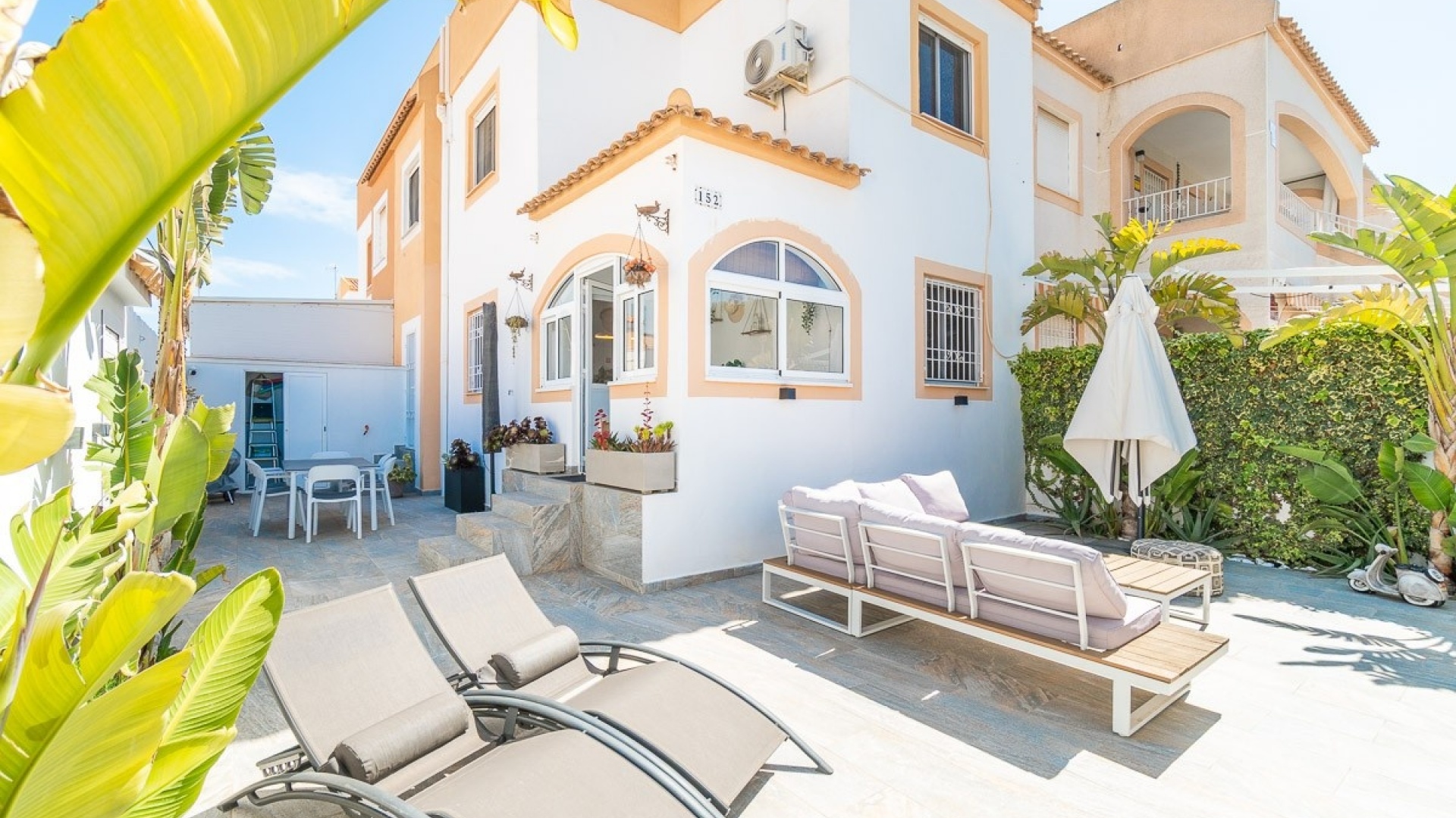 Resale - Villa - Torrevieja - altos del limonar