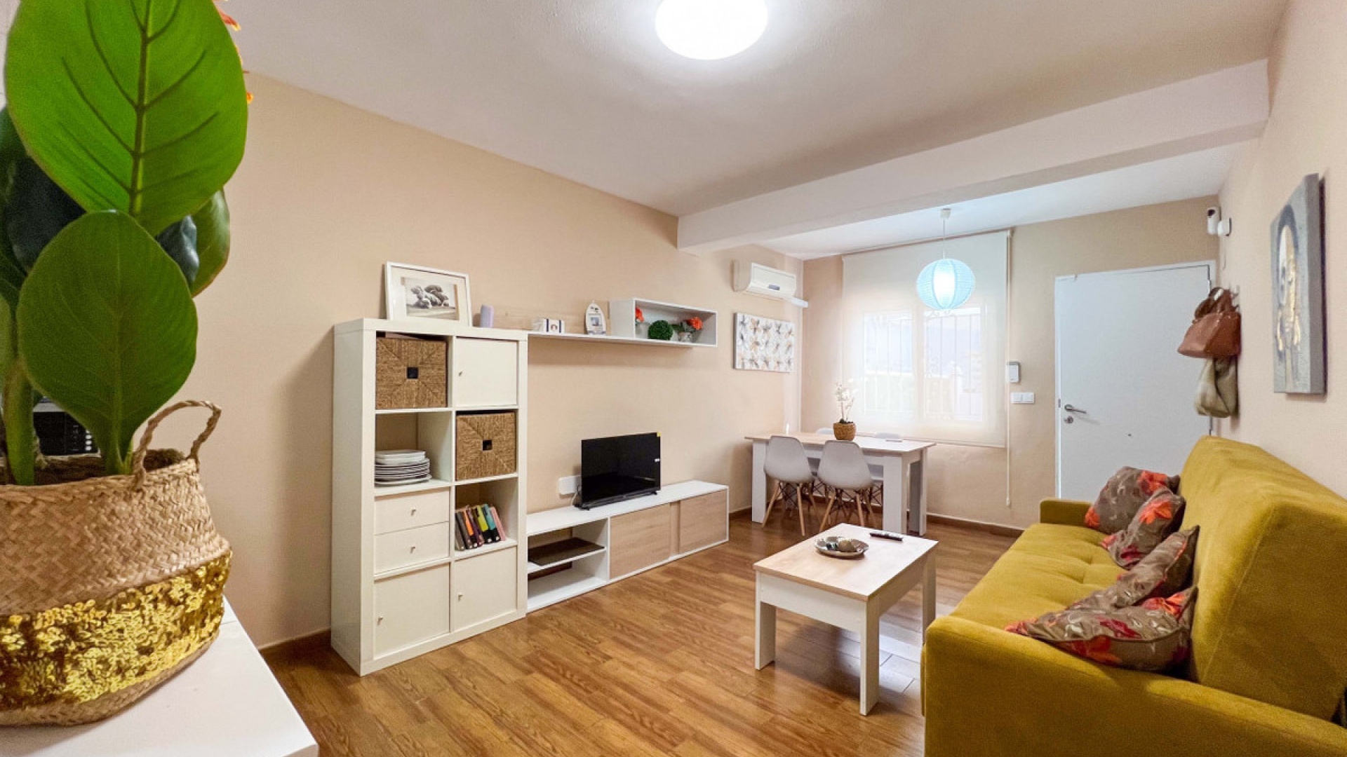 Resale - Villa - Torrevieja - La Mata