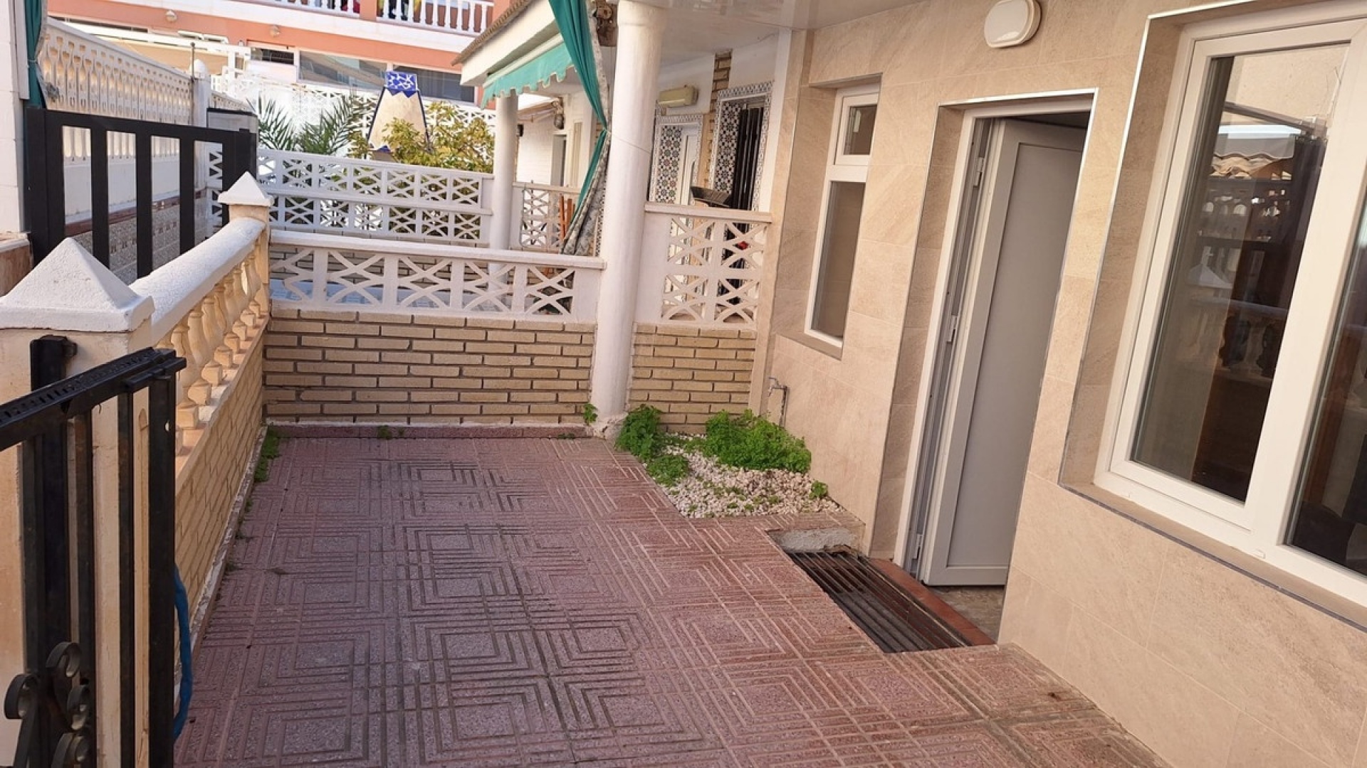 Resale - Villa - Torrevieja - La Mata