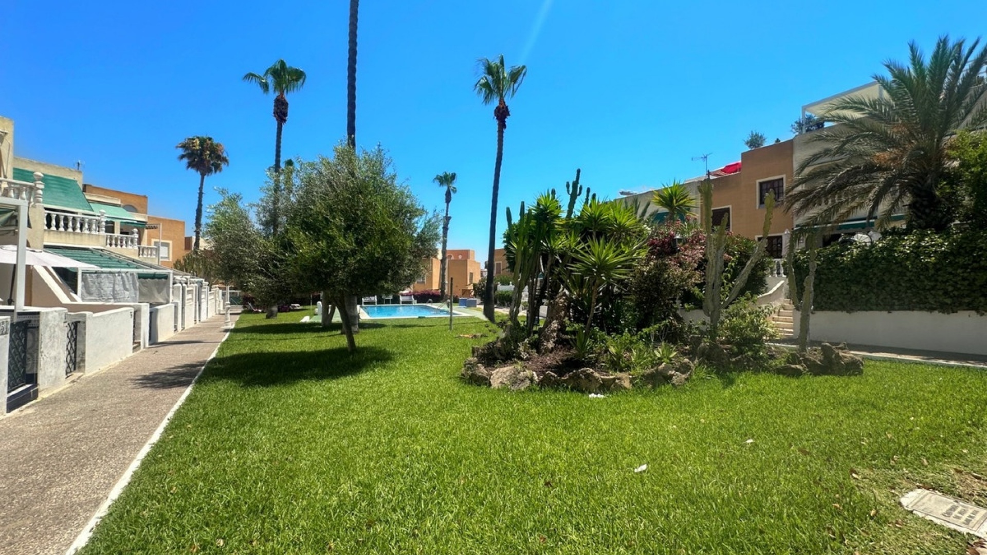 Resale - Villa - Torrevieja - La Mata