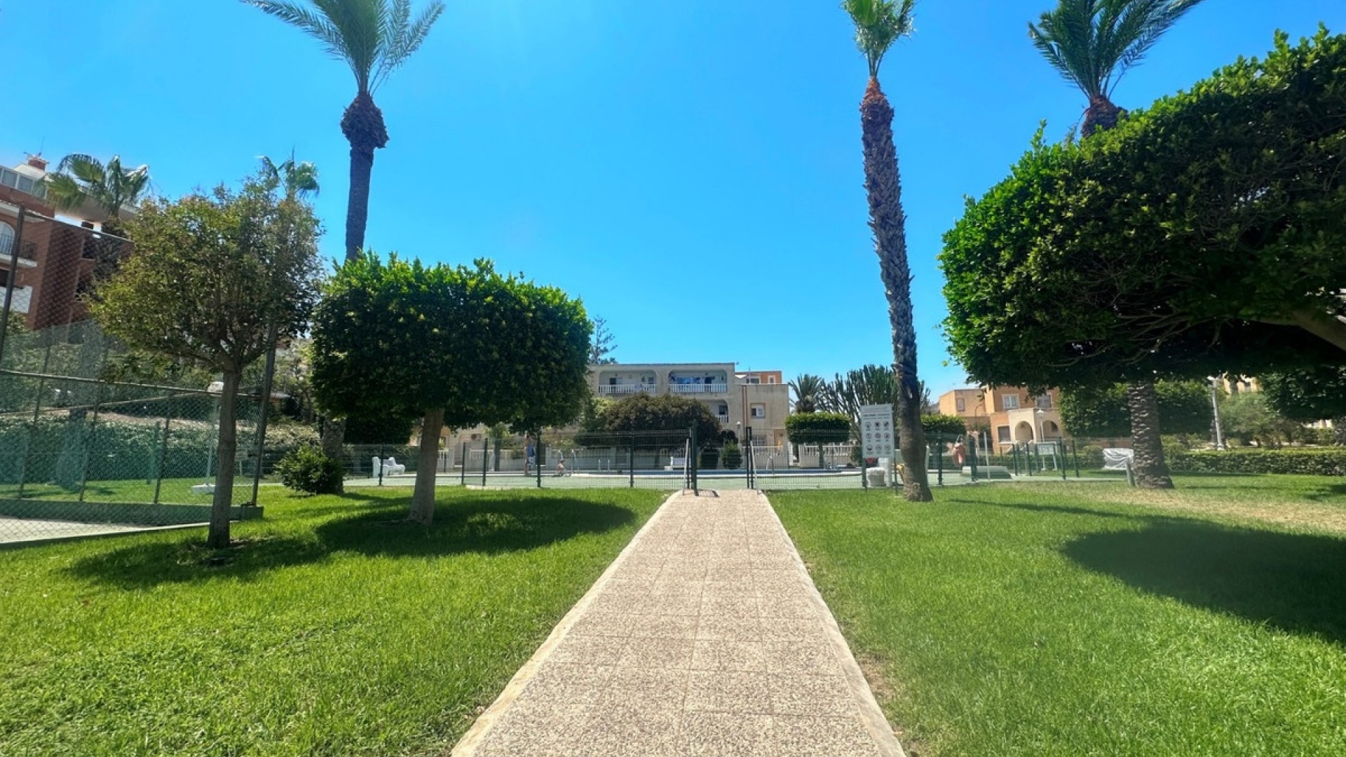 Resale - Villa - Torrevieja - La Mata