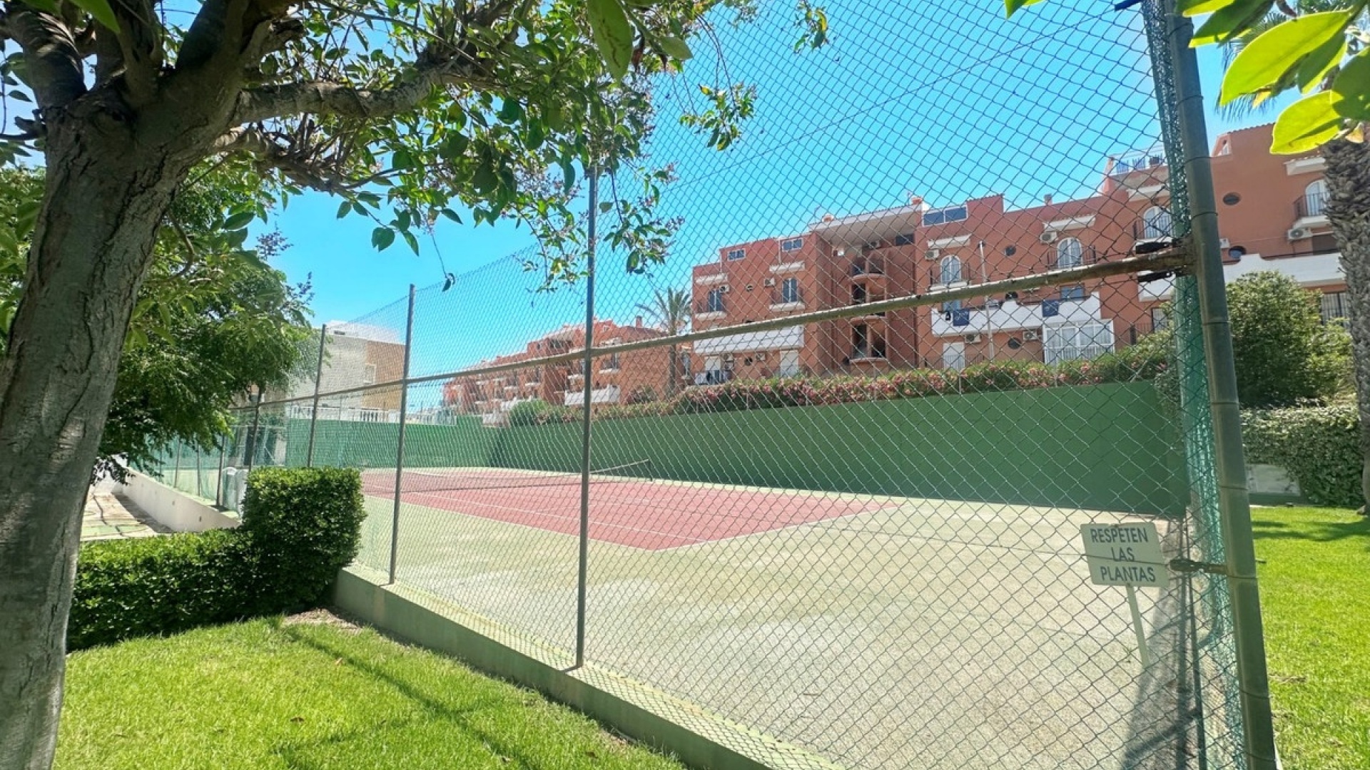 Resale - Villa - Torrevieja - La Mata