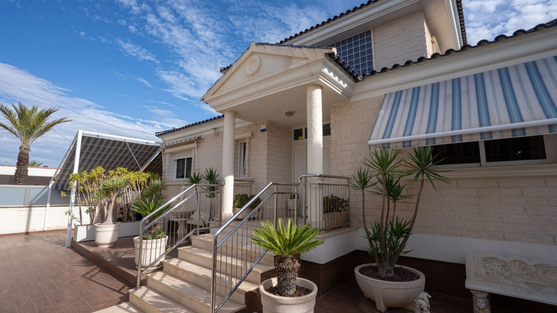Resale - Villa - Torrevieja - La Mata