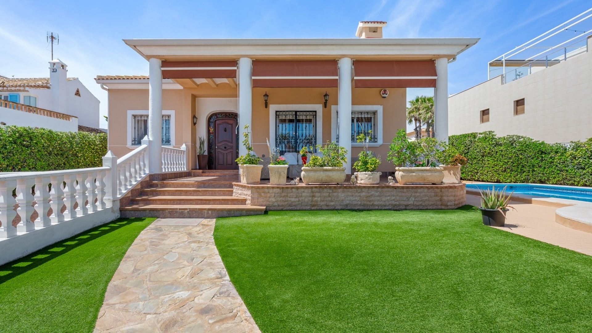 Resale - Villa - Torrevieja - La Mata