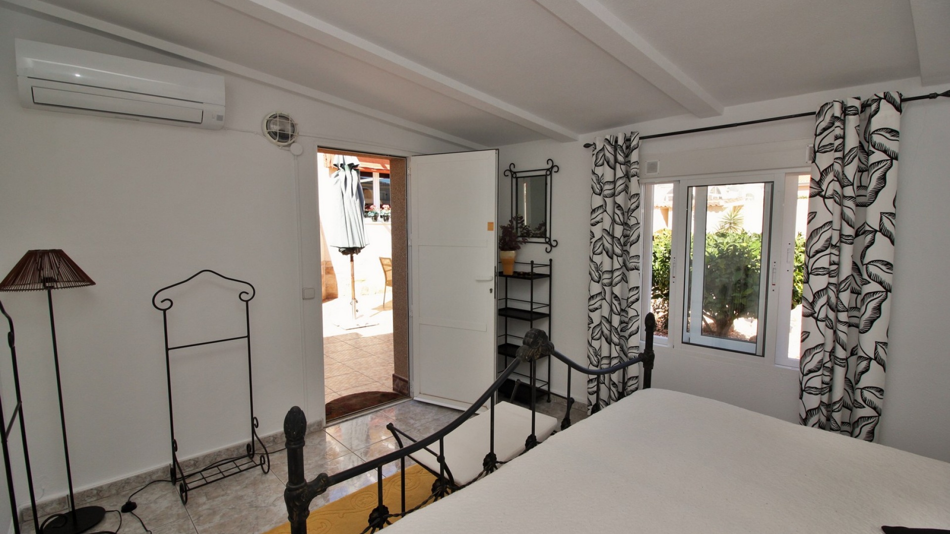 Resale - Villa - Torrevieja - la siesta