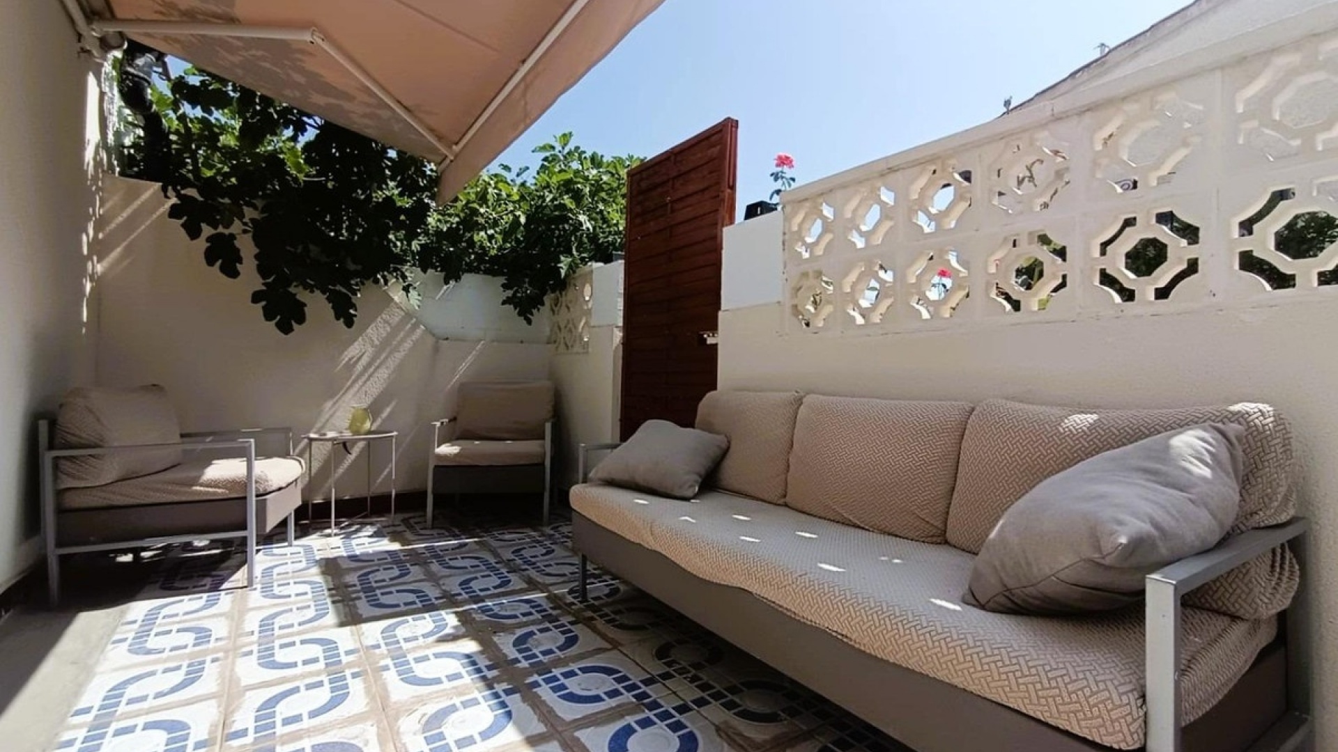Resale - Villa - Torrevieja - La Siesta