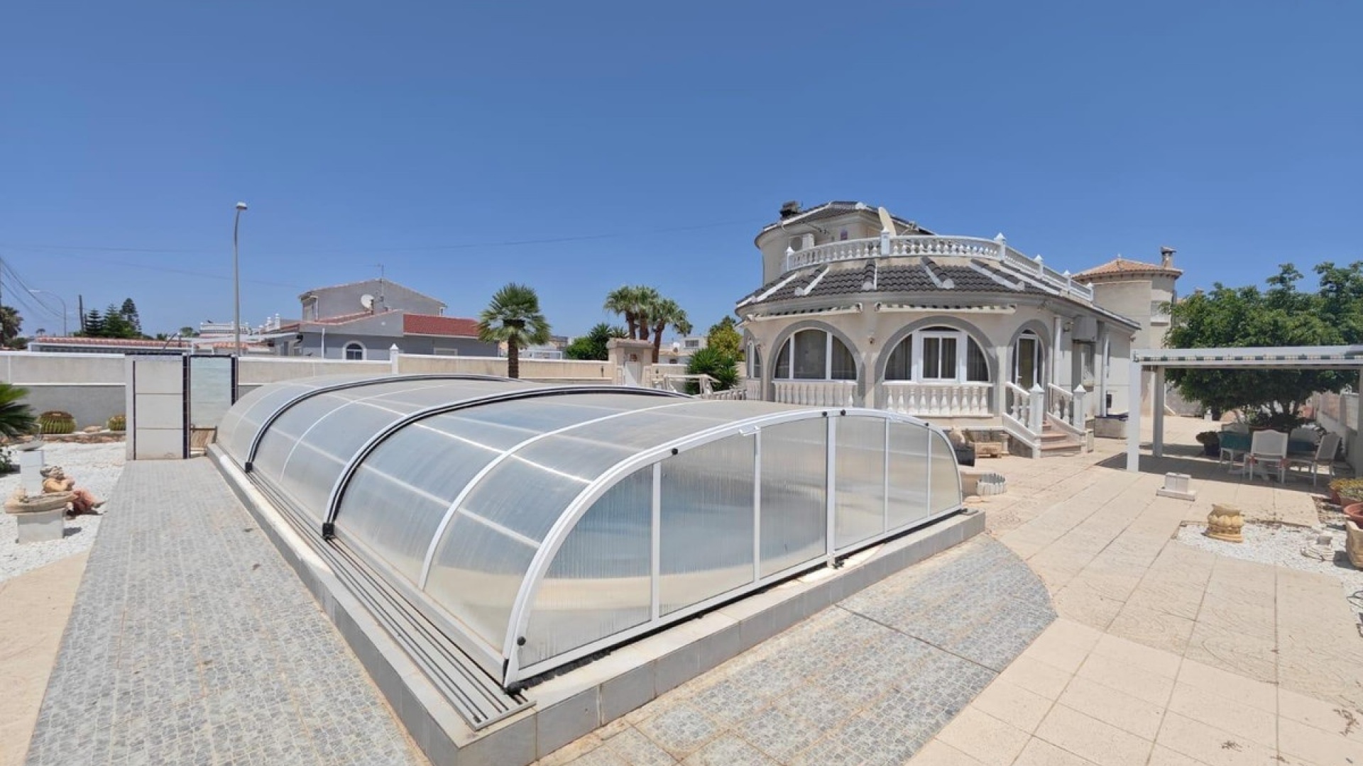 Resale - Villa - Torrevieja - La Siesta