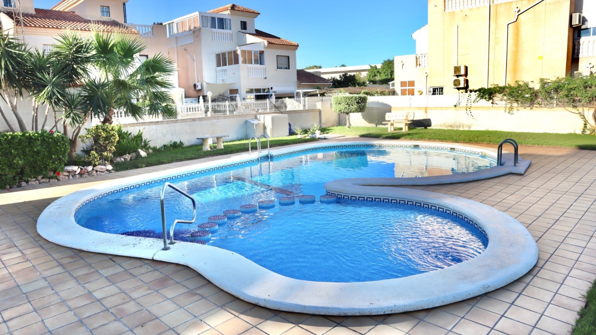 Resale - Villa - Torrevieja - Res. Coral