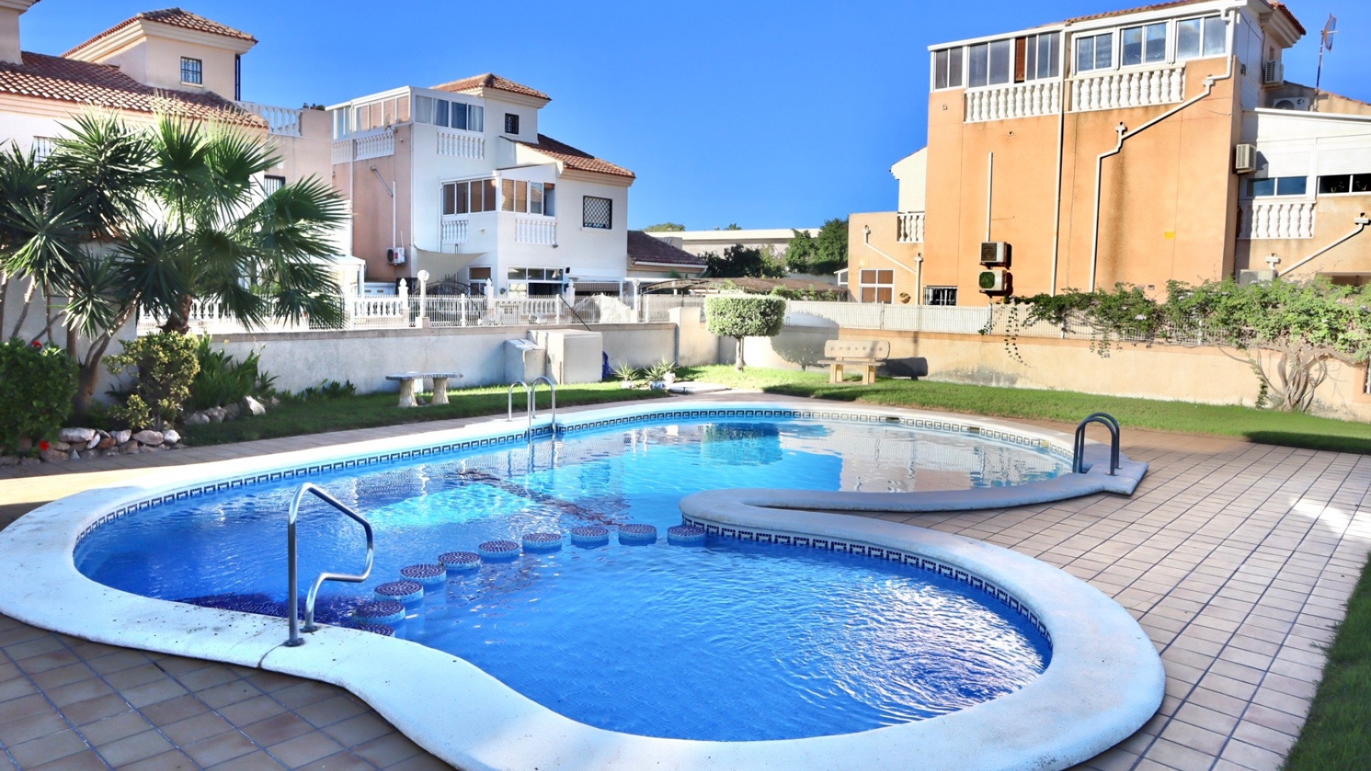 Resale - Villa - Torrevieja - Res. Coral