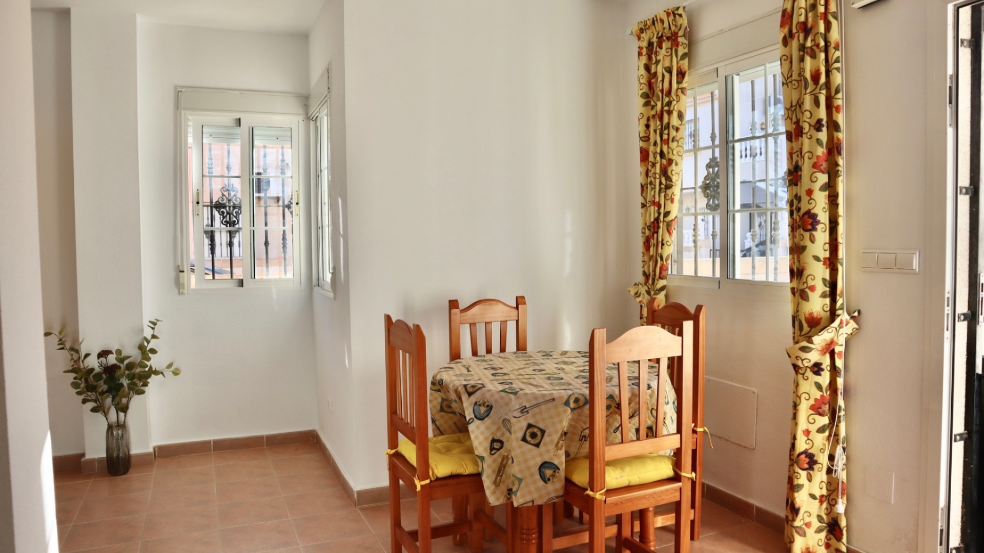 Resale - Villa - Torrevieja - Res. Coral