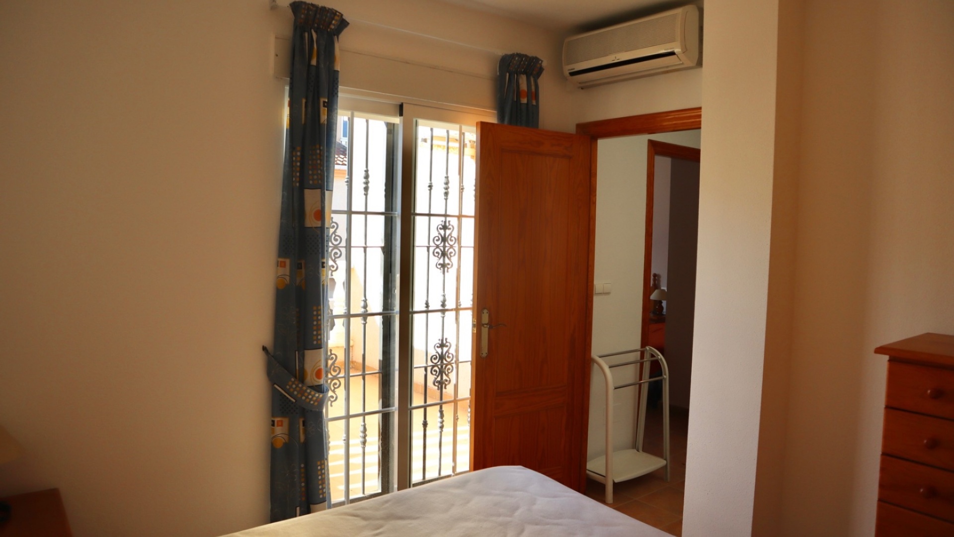 Resale - Villa - Torrevieja - Res. Coral