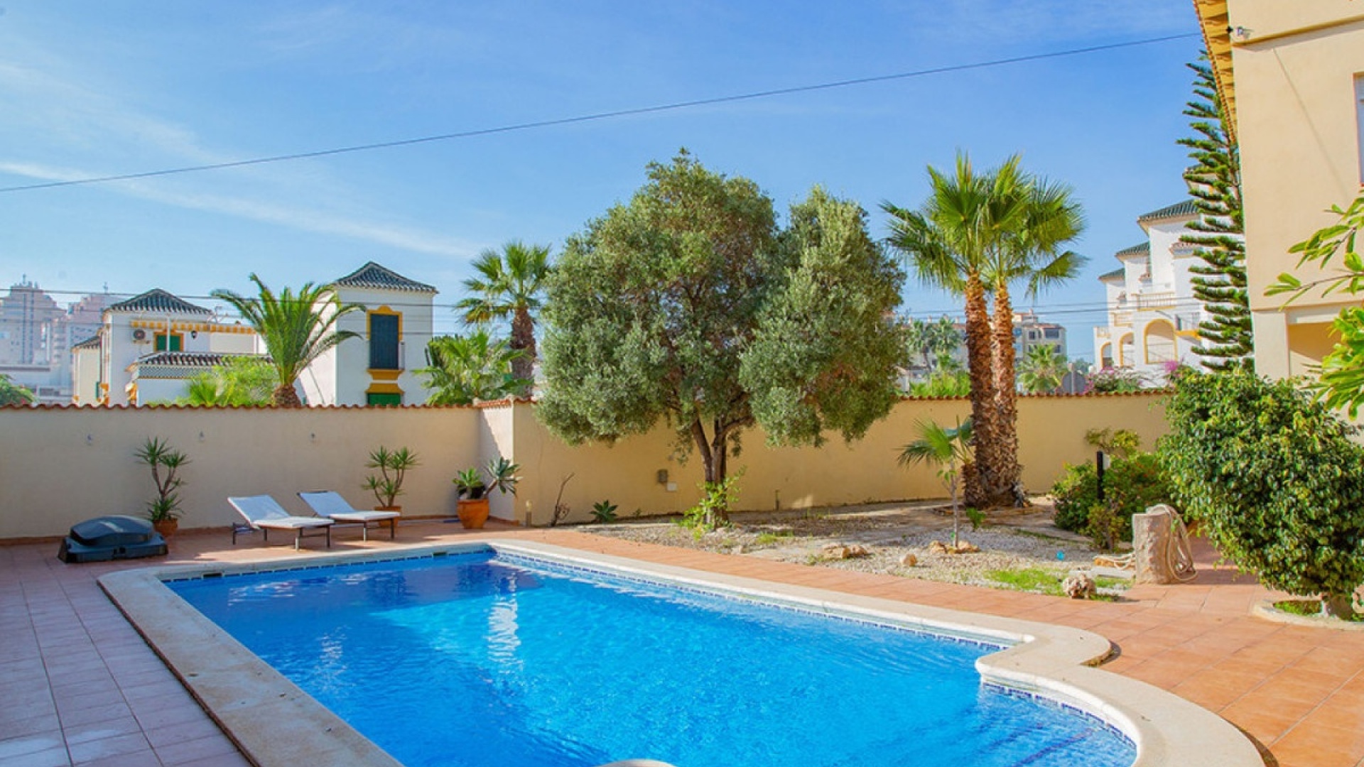 Resale - Villa - Torrevieja - Torre La Mata