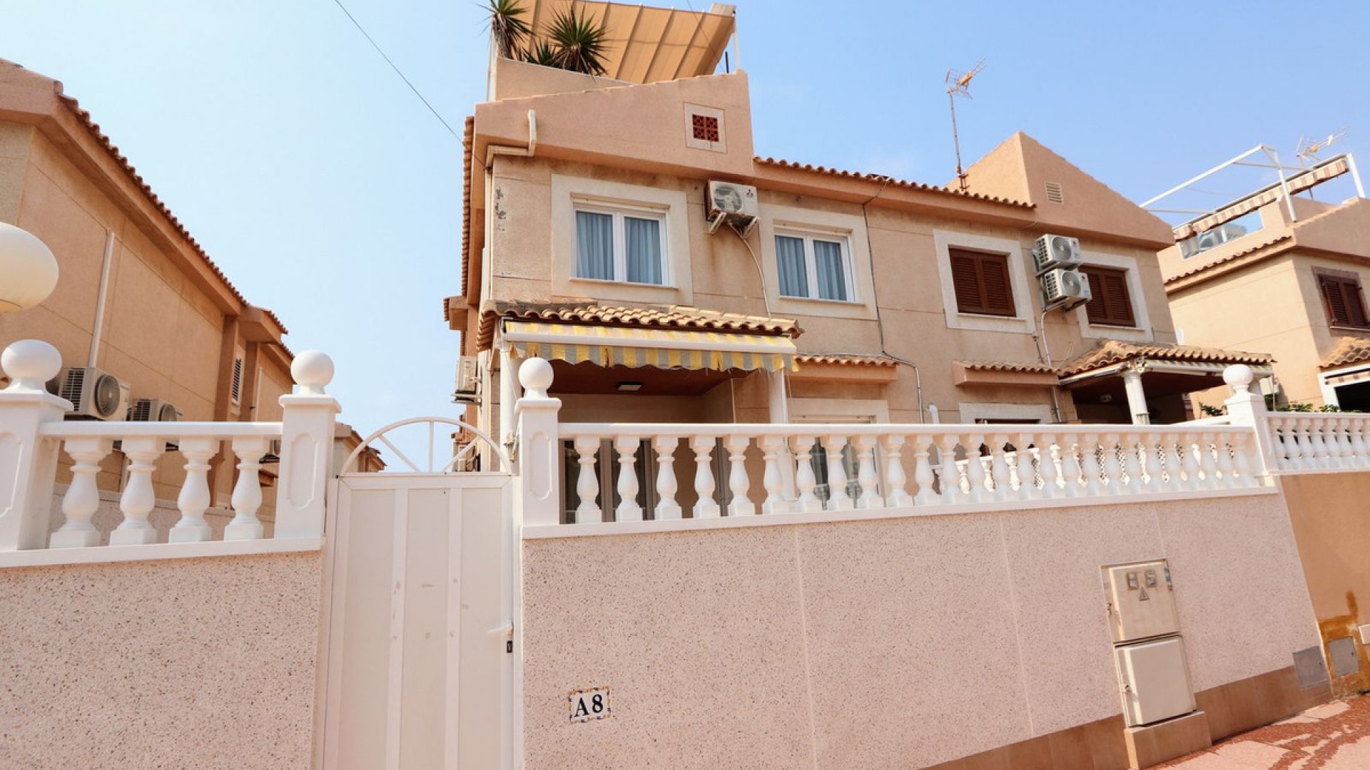 Resale - Villa - Torrevieja - Torrevieja Centro