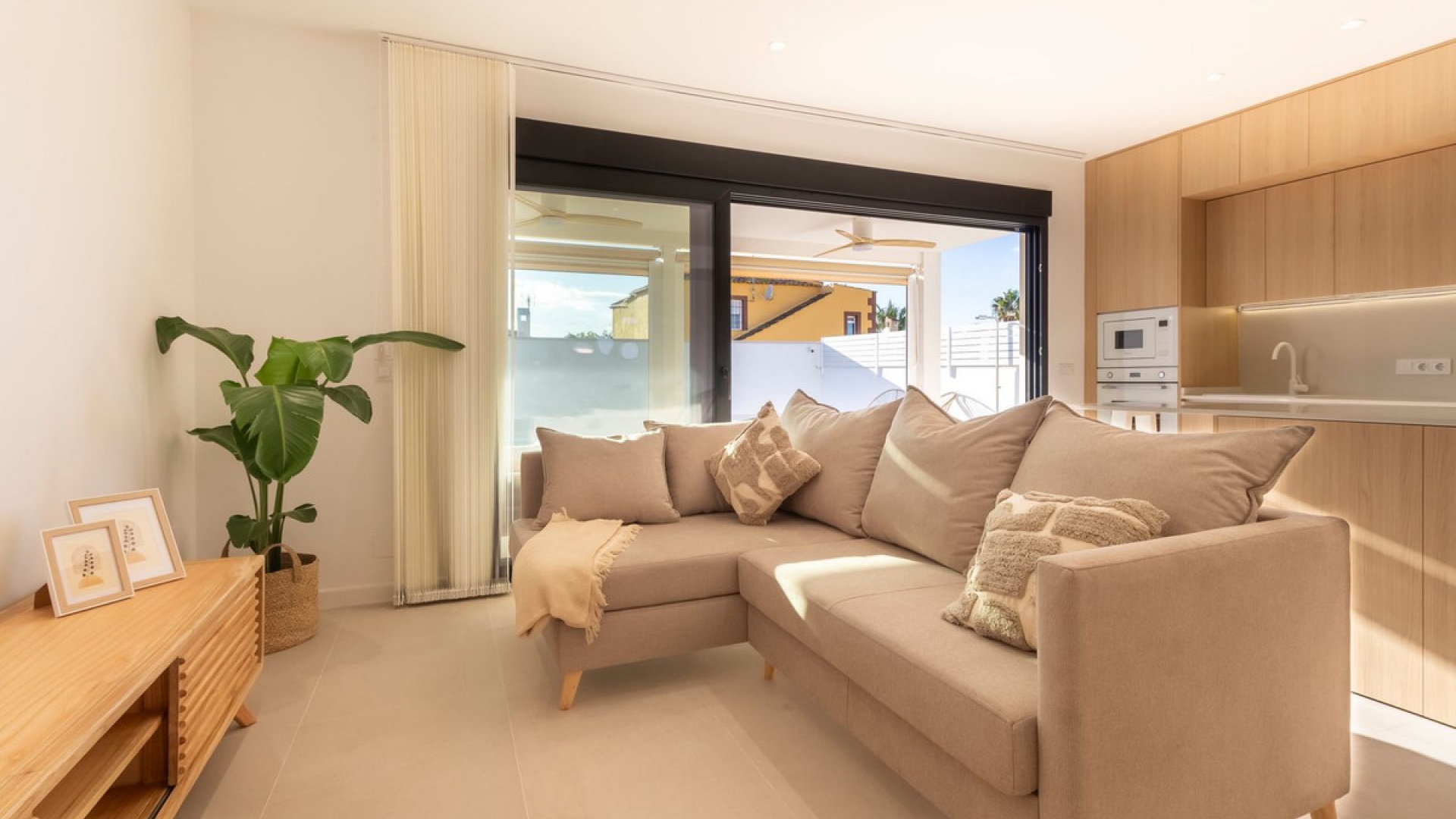 Resale - Villa - Torrevieja - Torrevieja Centro