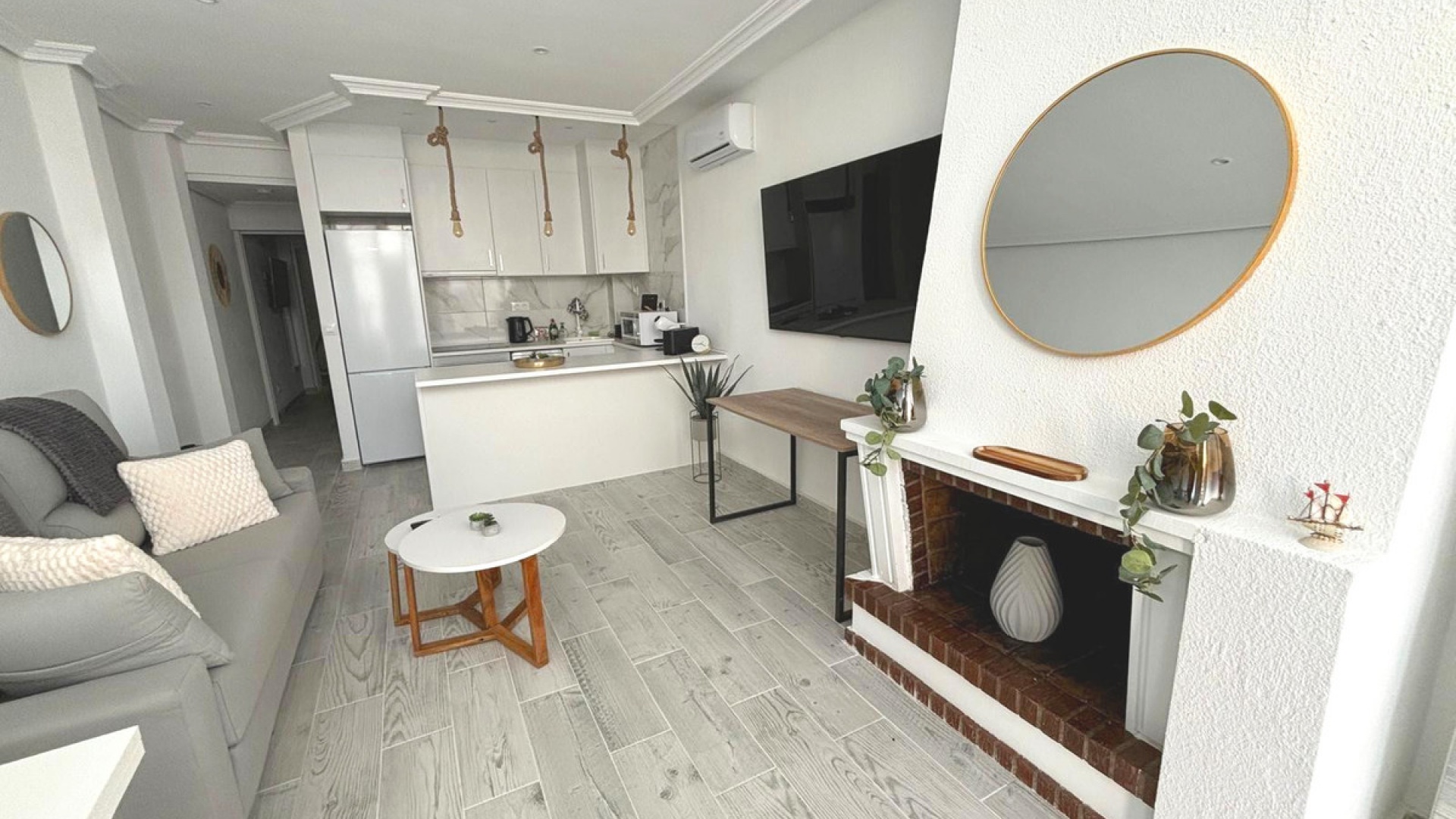 Resale - Villa - Torrevieja - Torrevieja Centro