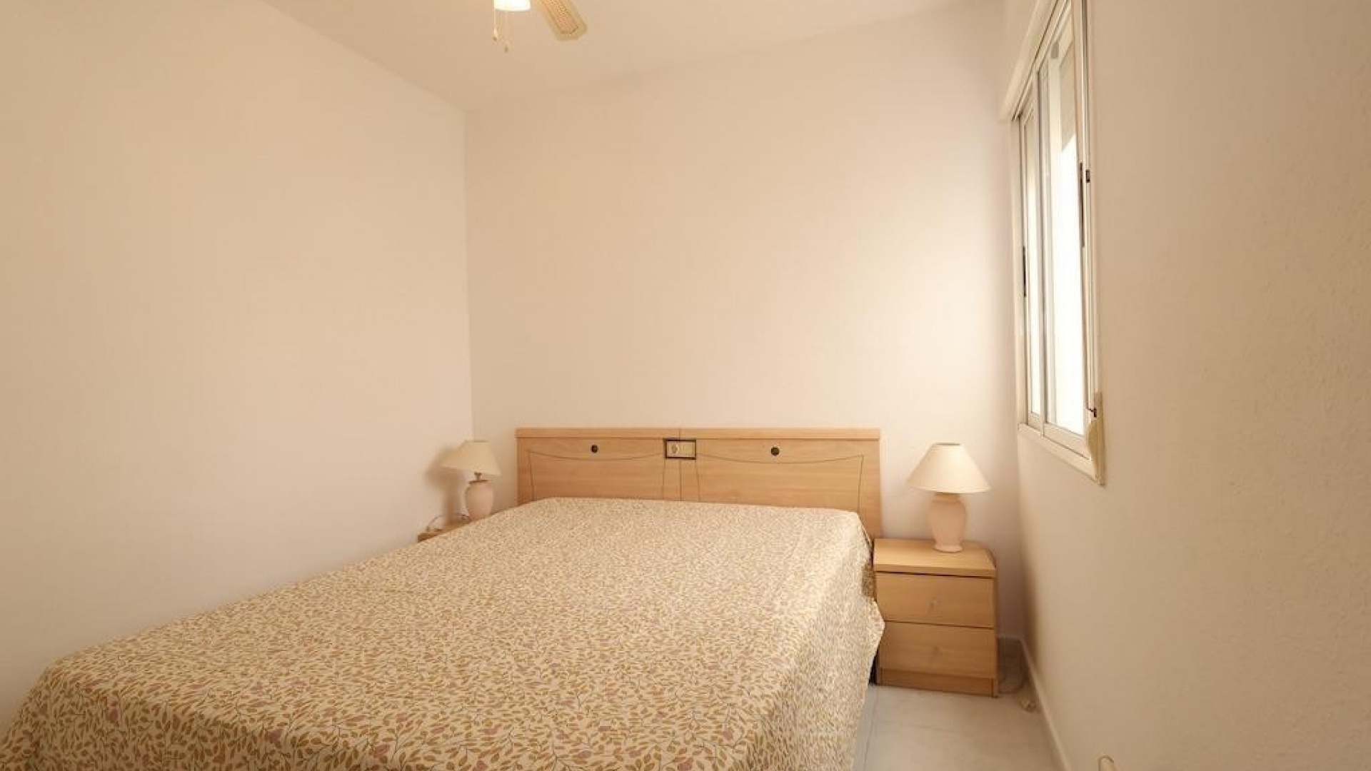 Resale - Villa - Torrevieja - Torrevieja Centro