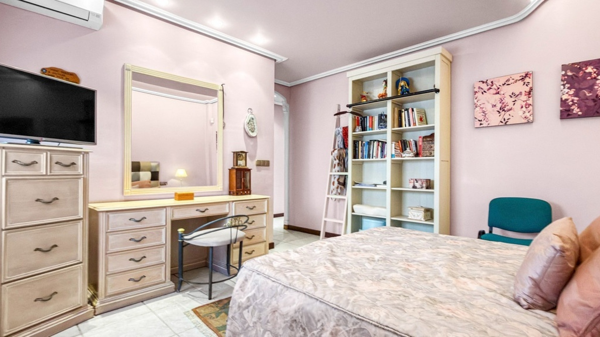 Resale - Villa - Torrevieja - Torrevieja Centro