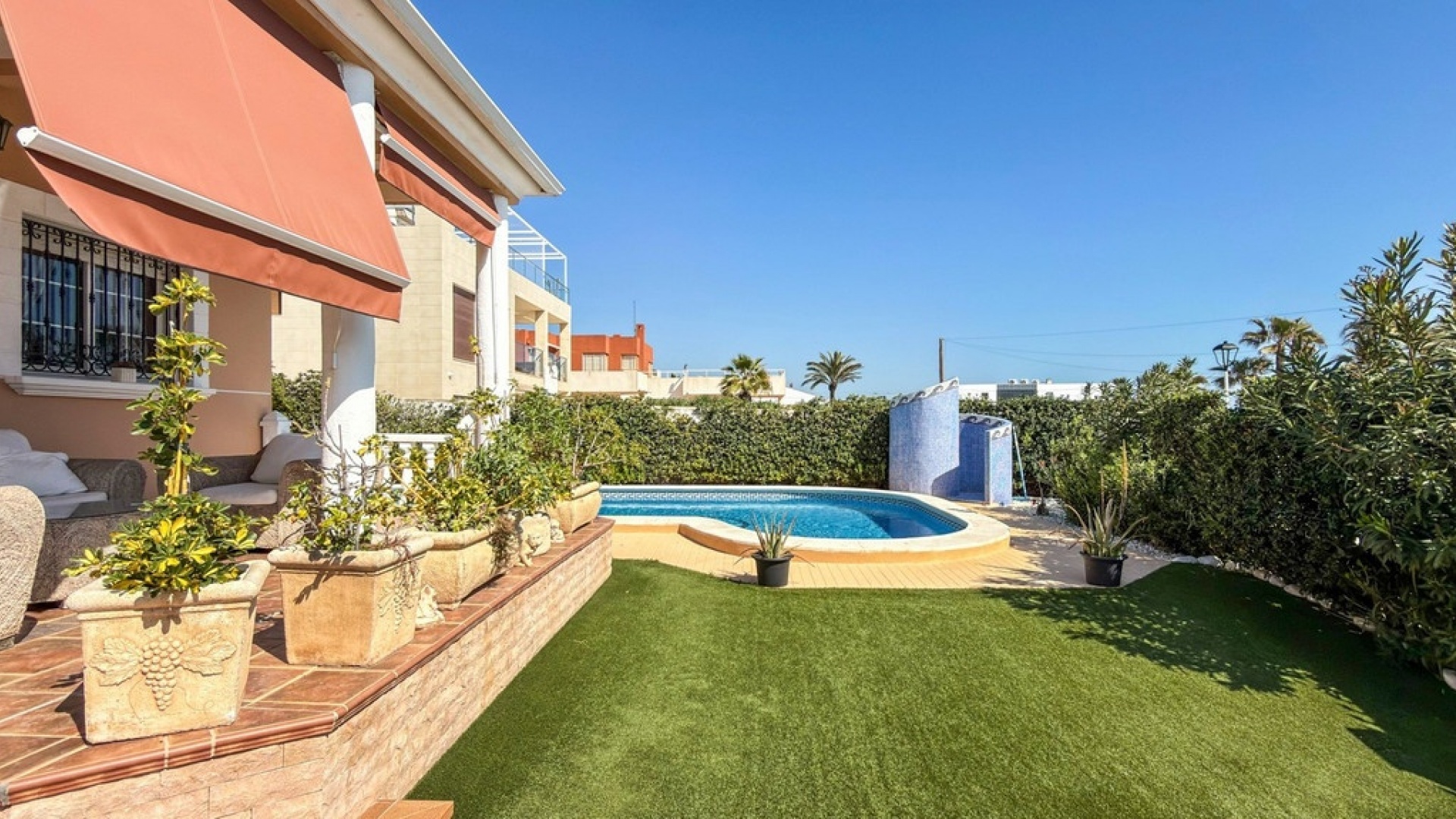 Resale - Villa - Torrevieja - Torrevieja Centro