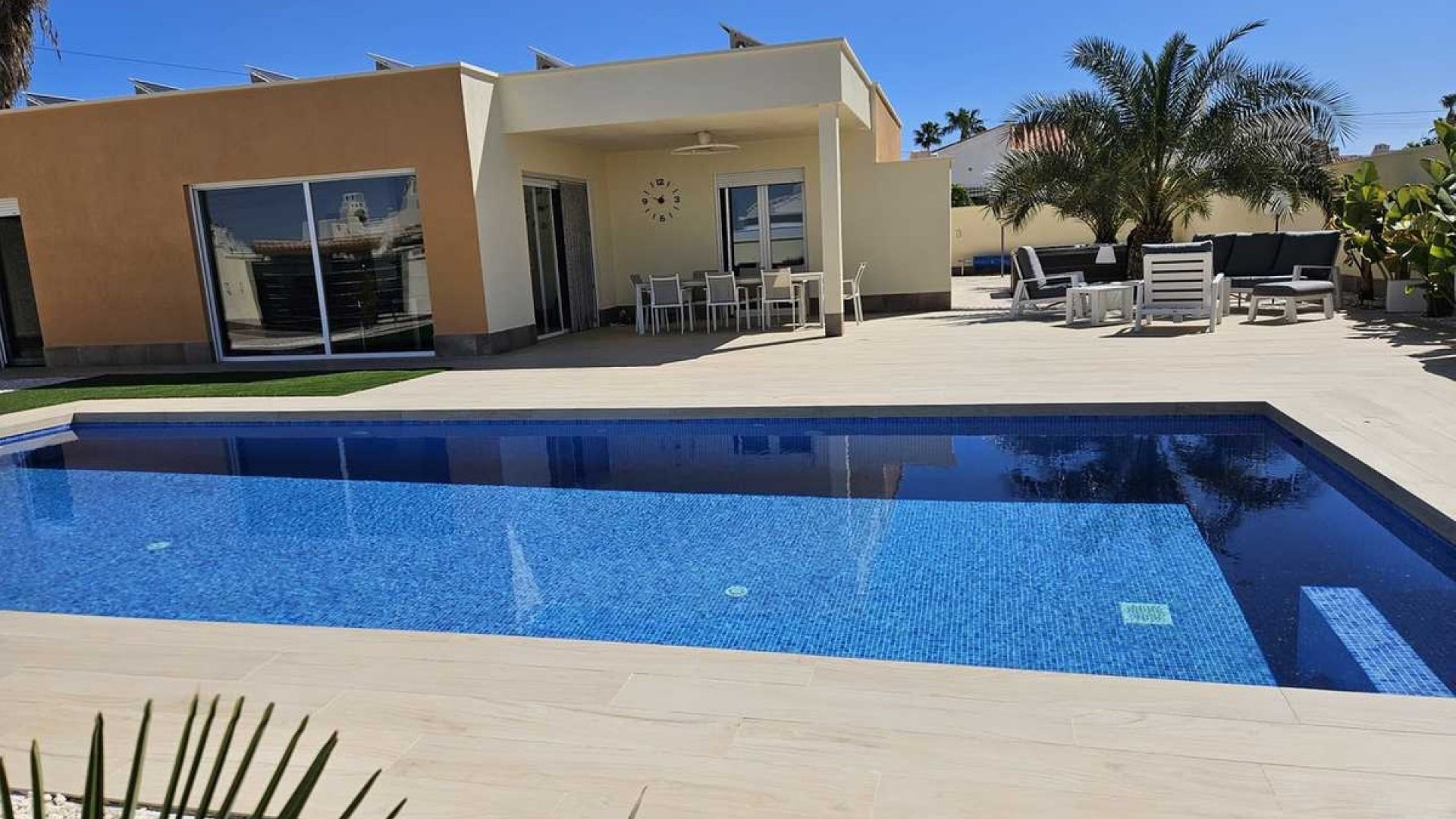 Resale - Villa - Torrevieja - Torrevieja Centro