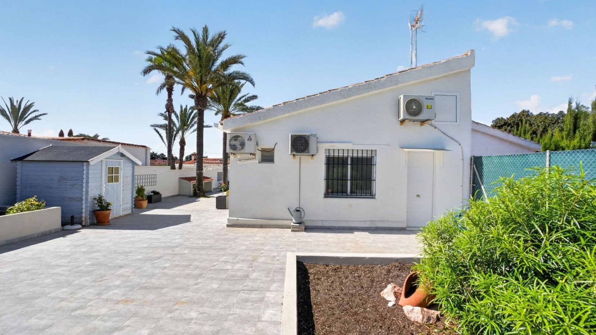 Resale - Villa - Torrevieja - Torrevieja Centro