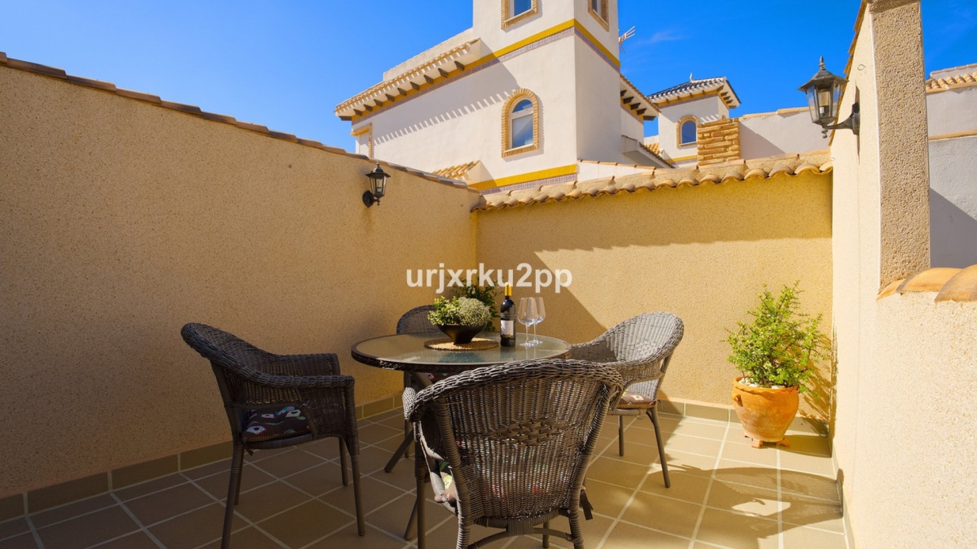 Resale - Villa - Torrevieja - Torrevieja Centro