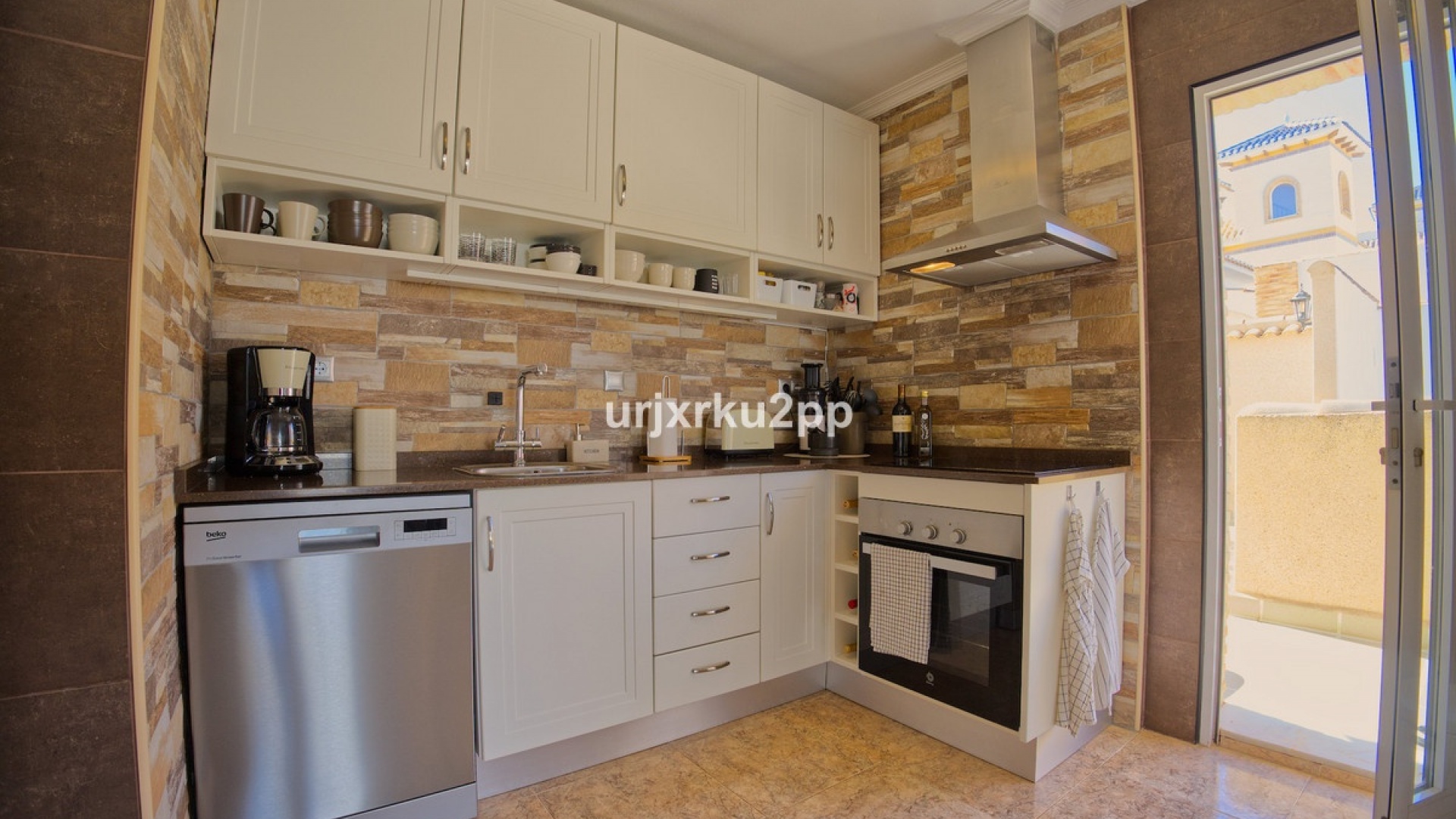 Resale - Villa - Torrevieja - Torrevieja Centro