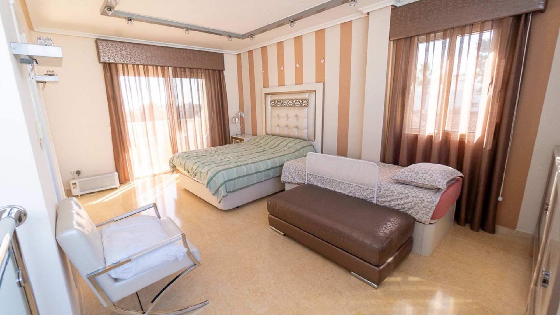 Resale - Villa - Torrevieja - Torrevieja Centro