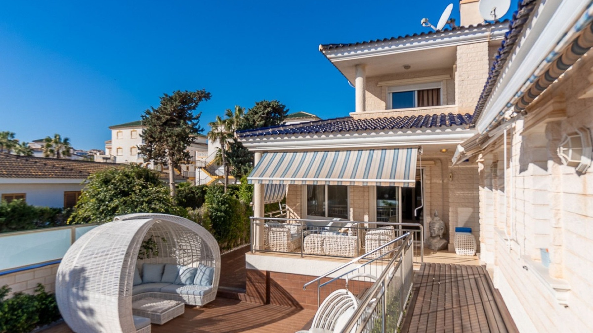 Resale - Villa - Torrevieja - Torrevieja Centro
