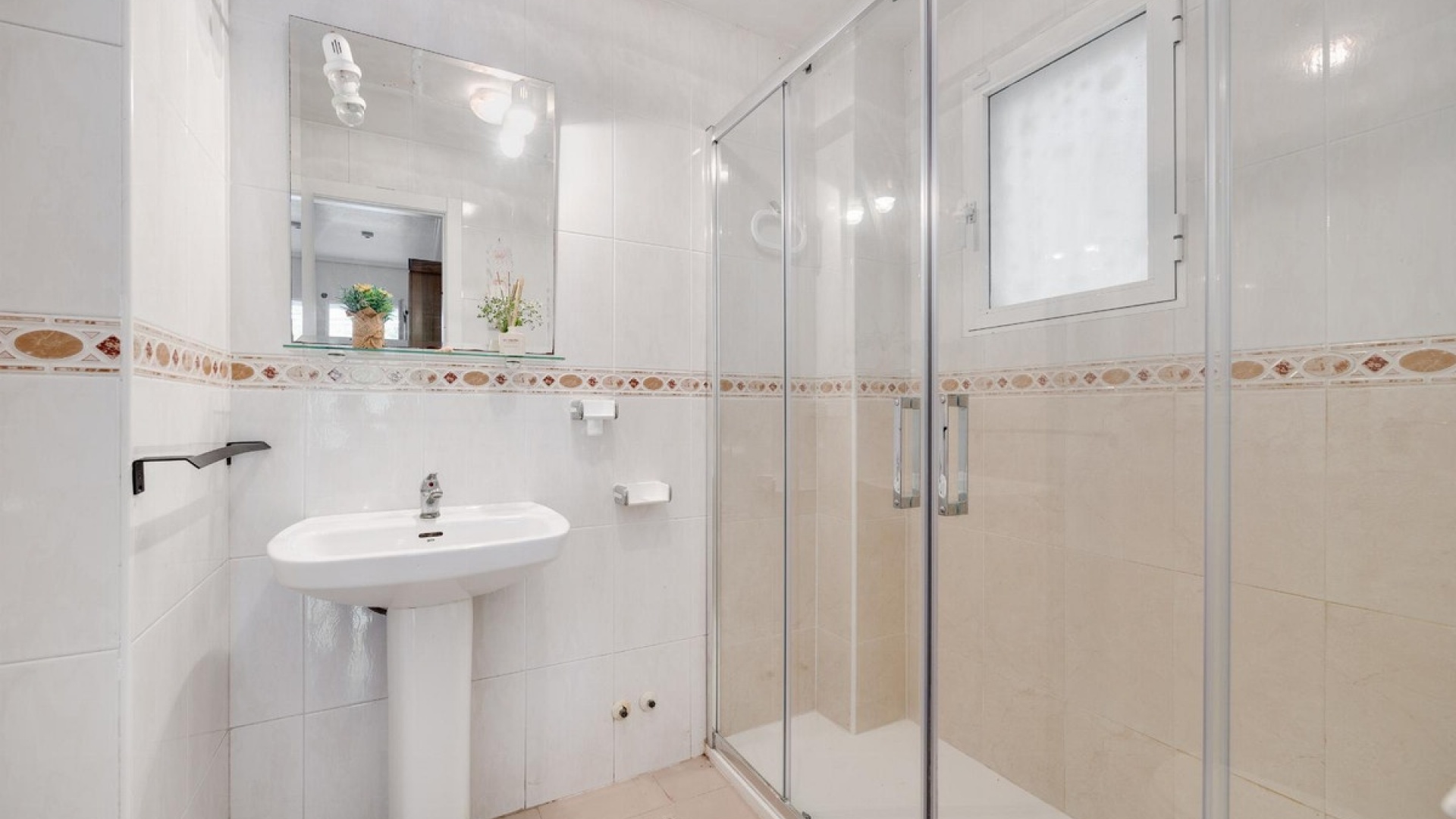 Resale - Villa - Torrevieja - Torrevieja Centro