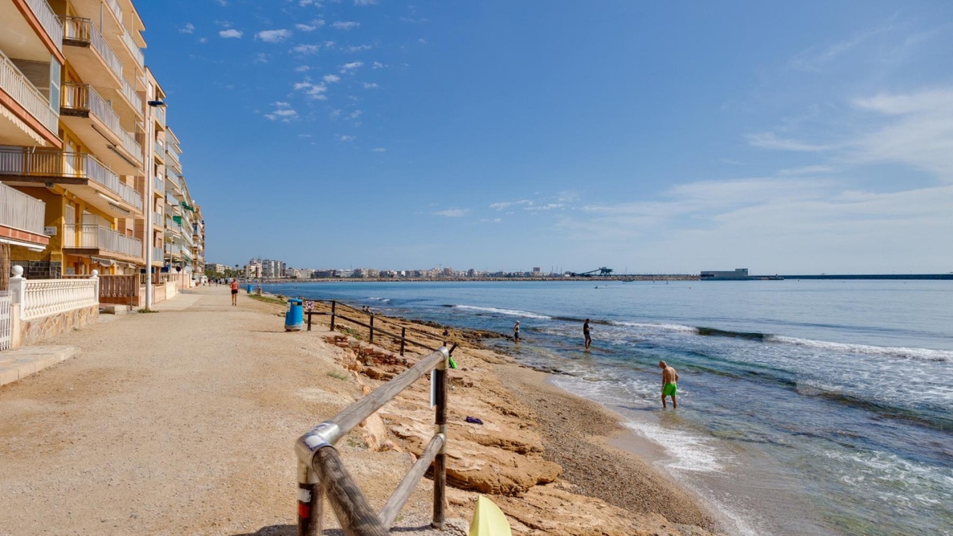 Resale - Villa - Torrevieja - Torrevieja Centro