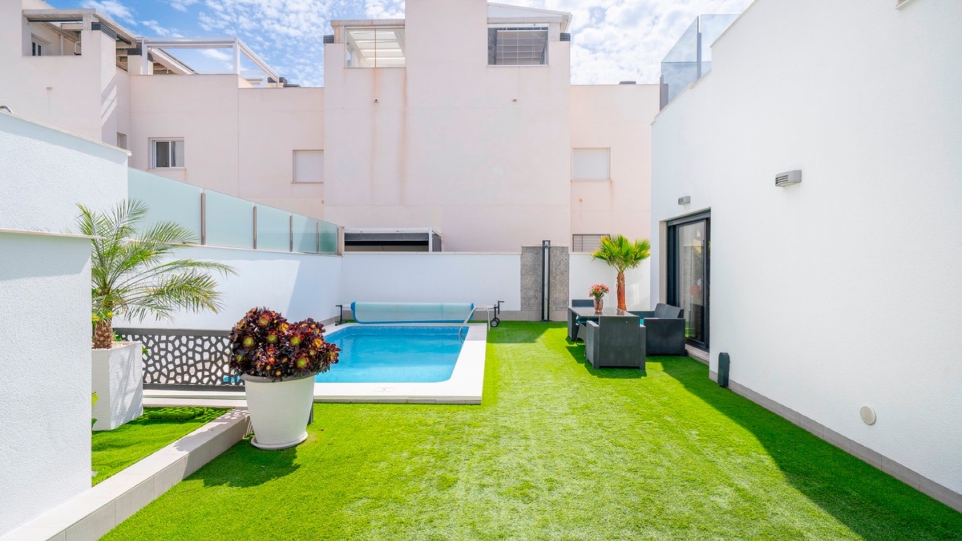 Resale - Villa - Torrevieja - Torrevieja Centro