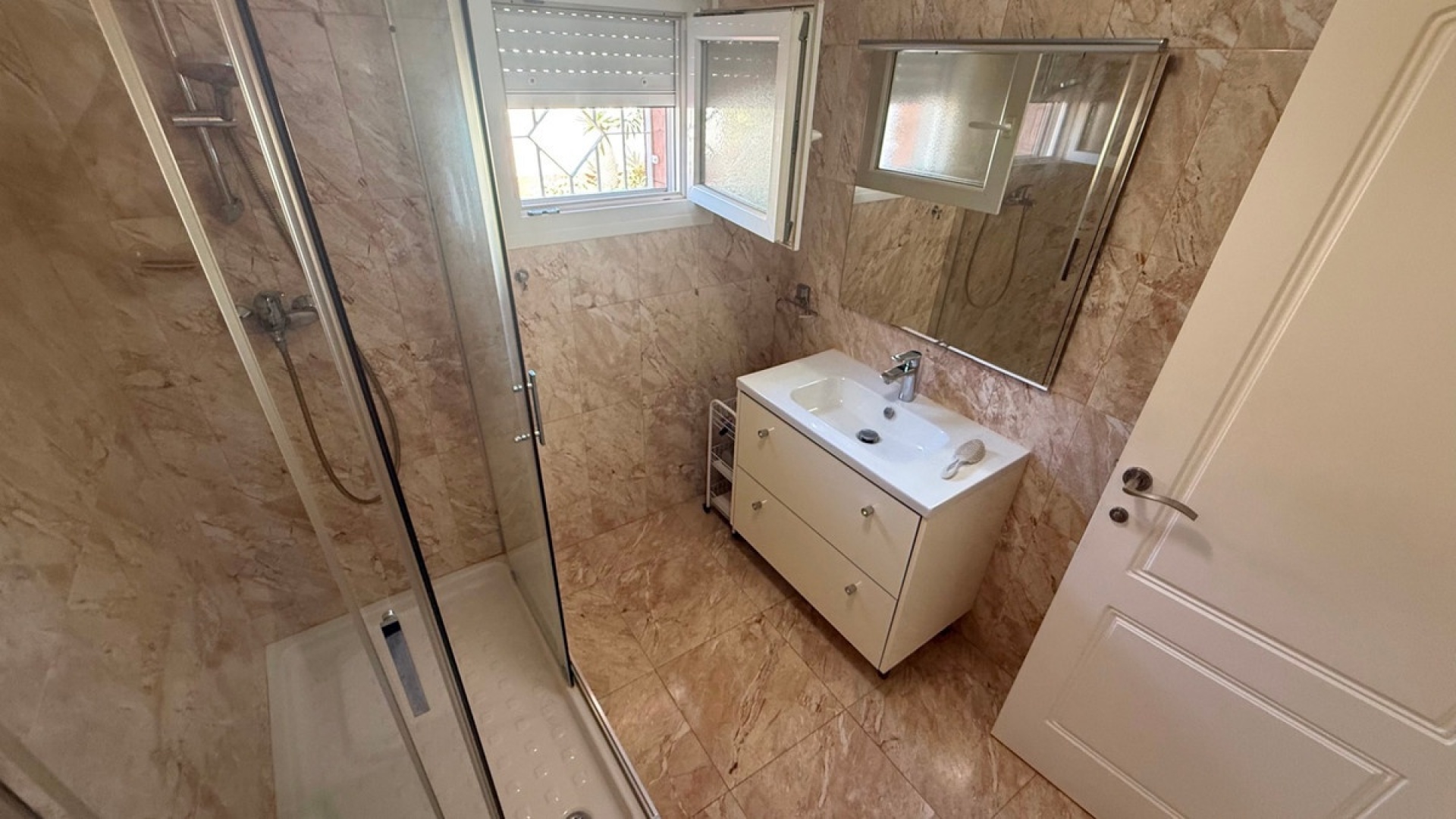 Resale - Villa - Torrevieja - Torrevieja Centro
