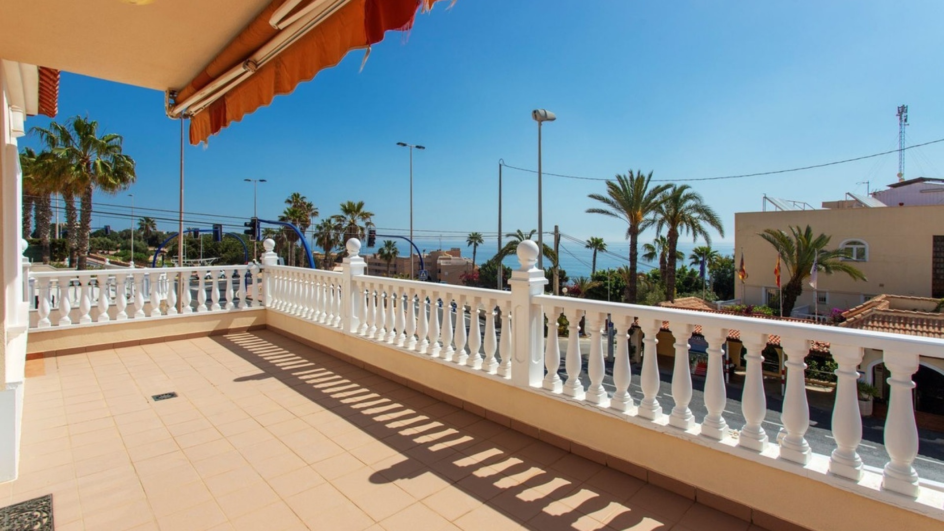Resale - Villa - Torrevieja - Torrevieja Centro