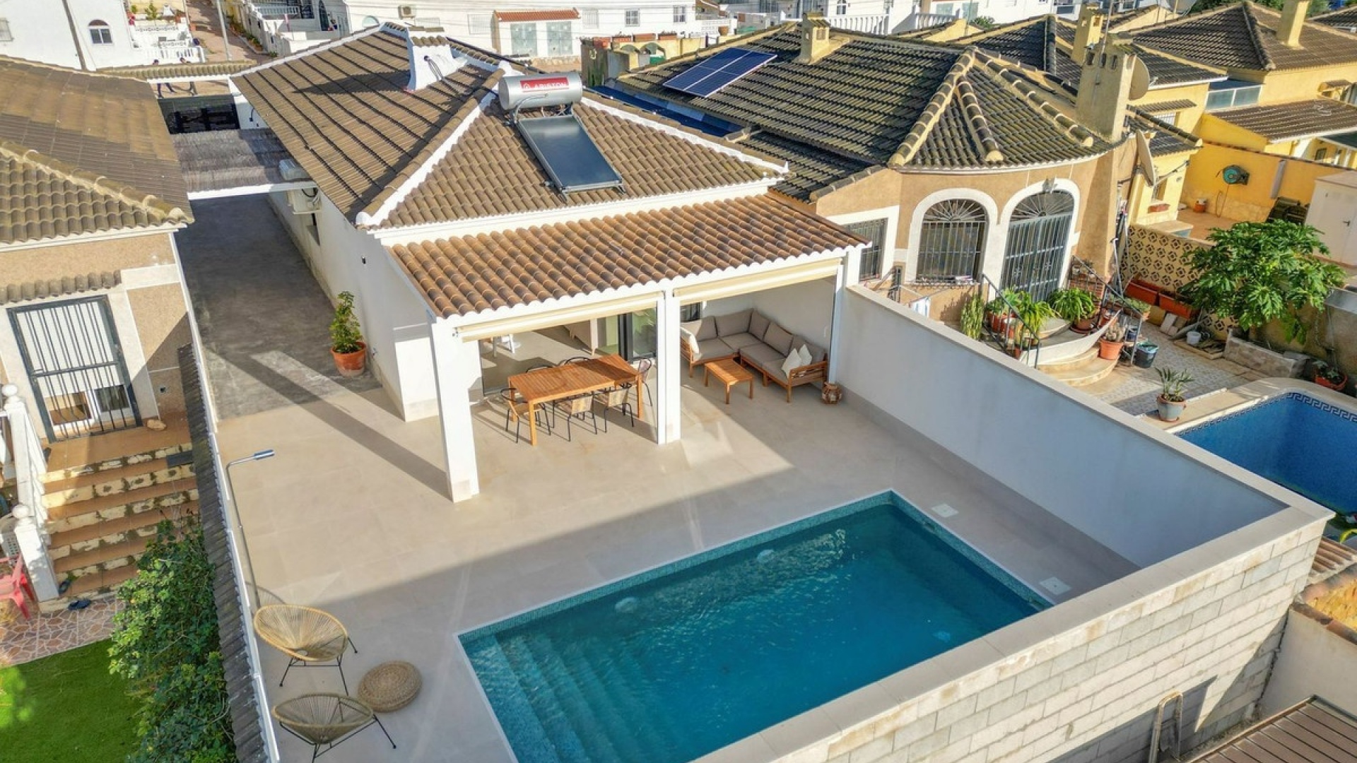 Resale - Villa - Torrevieja - Torrevieja Centro