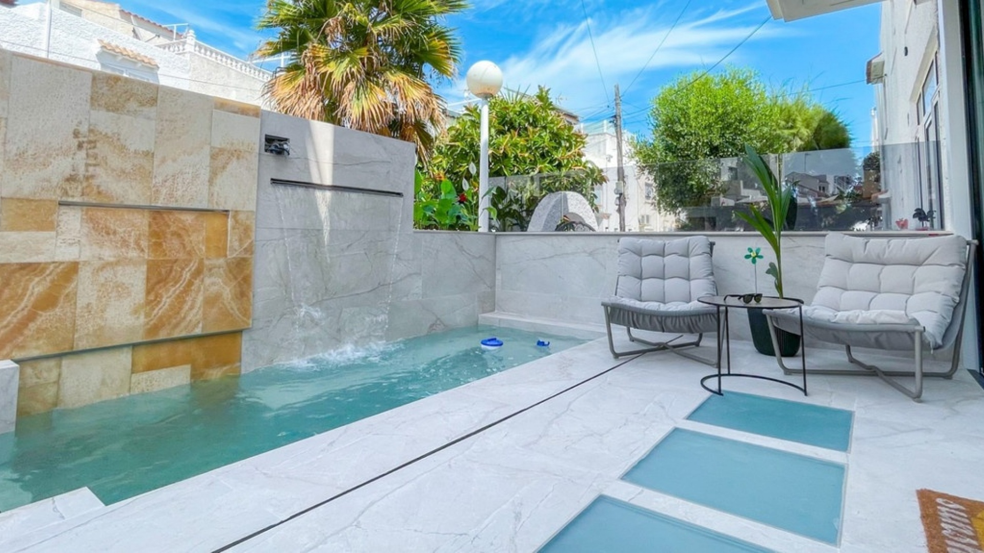 Resale - Villa - Torrevieja - Torrevieja Centro