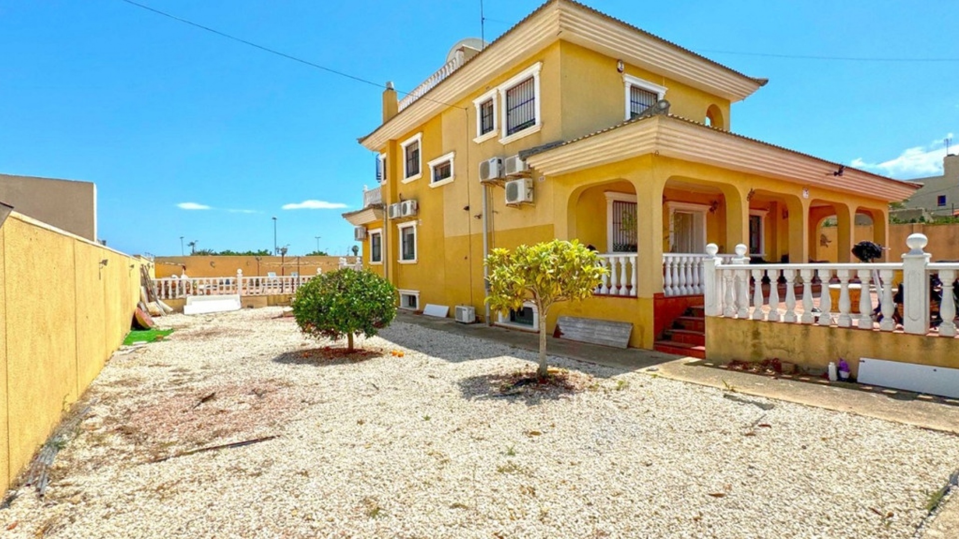 Resale - Villa - Torrevieja - Torrevieja Centro