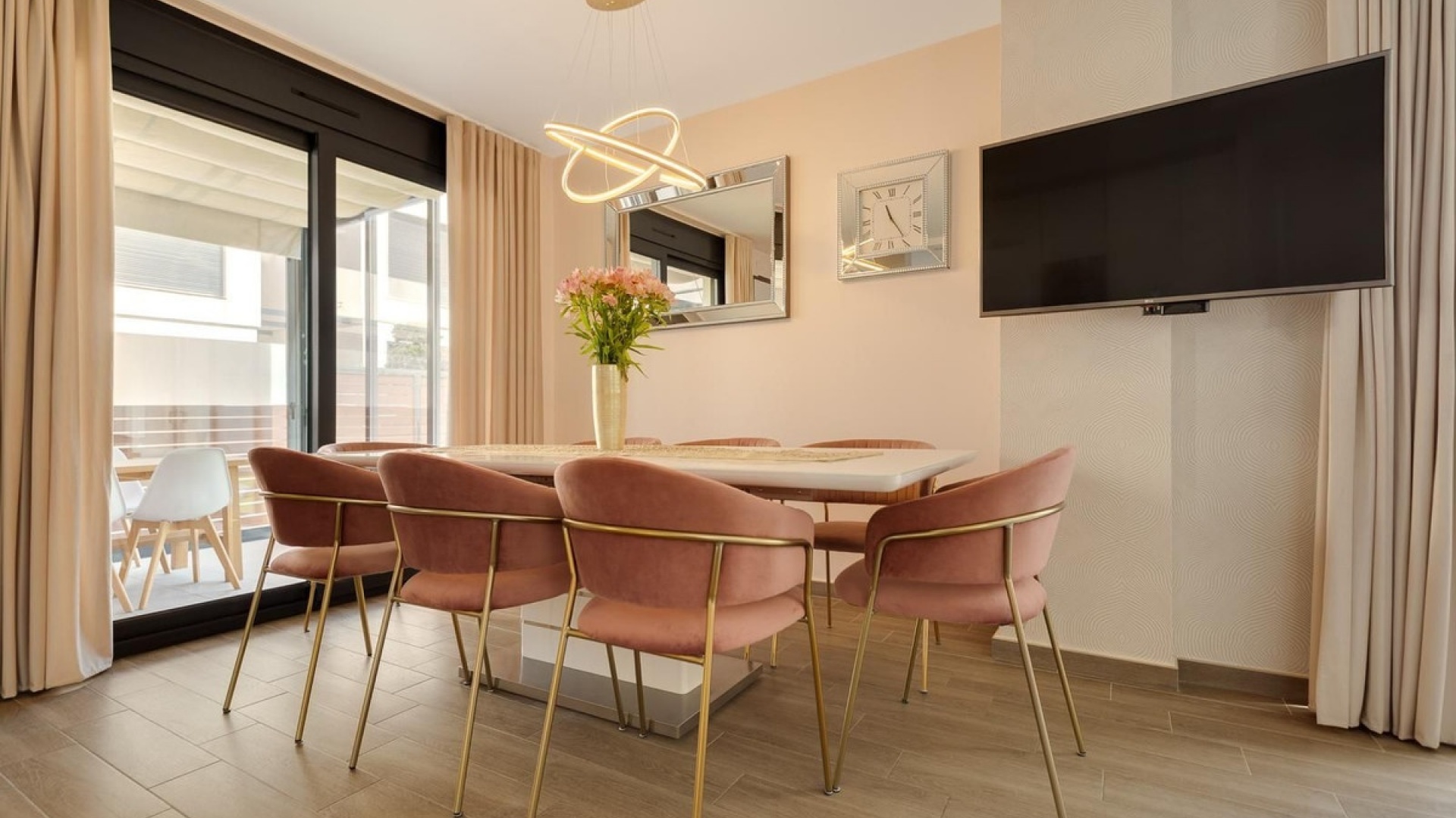 Resale - Villa - Torrevieja - Torrevieja Centro