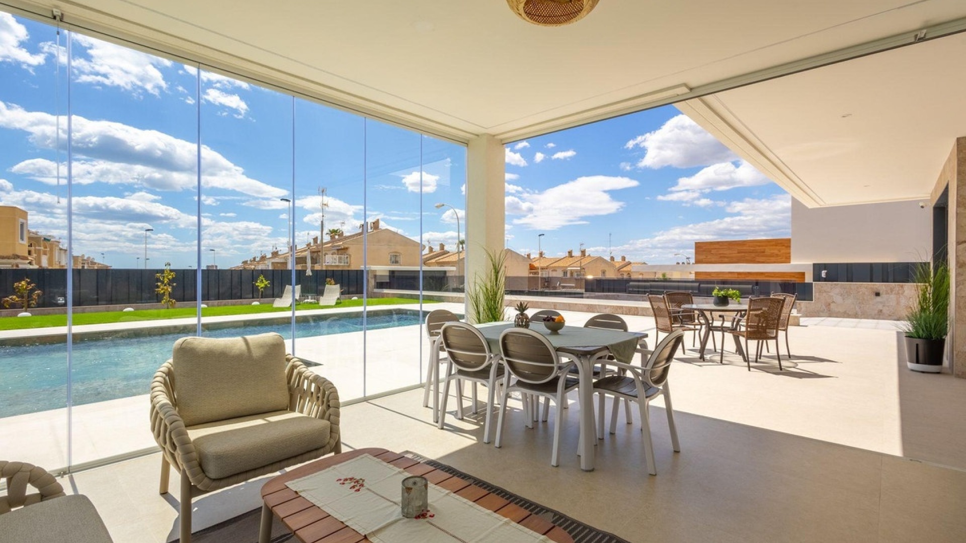 Resale - Villa - Torrevieja - Torrevieja Centro