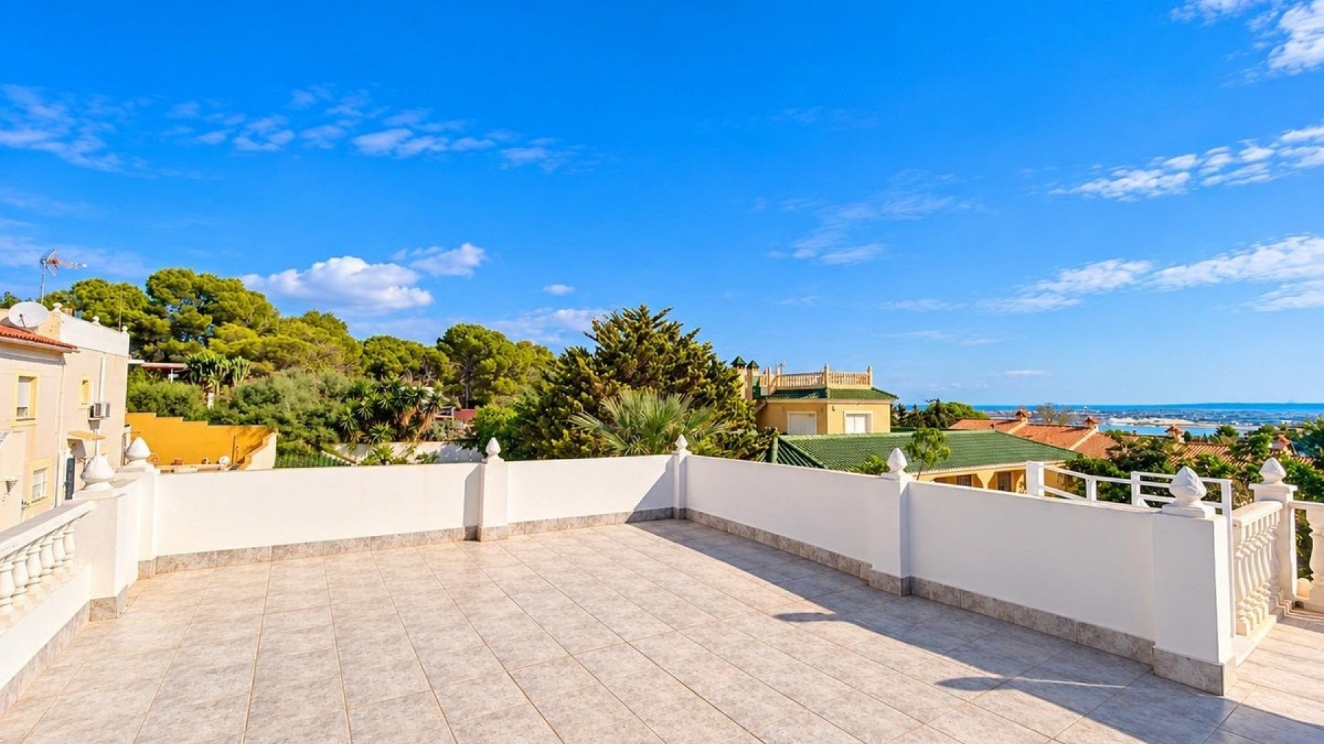 Resale - Villa - Torrevieja - Torrevieja Centro