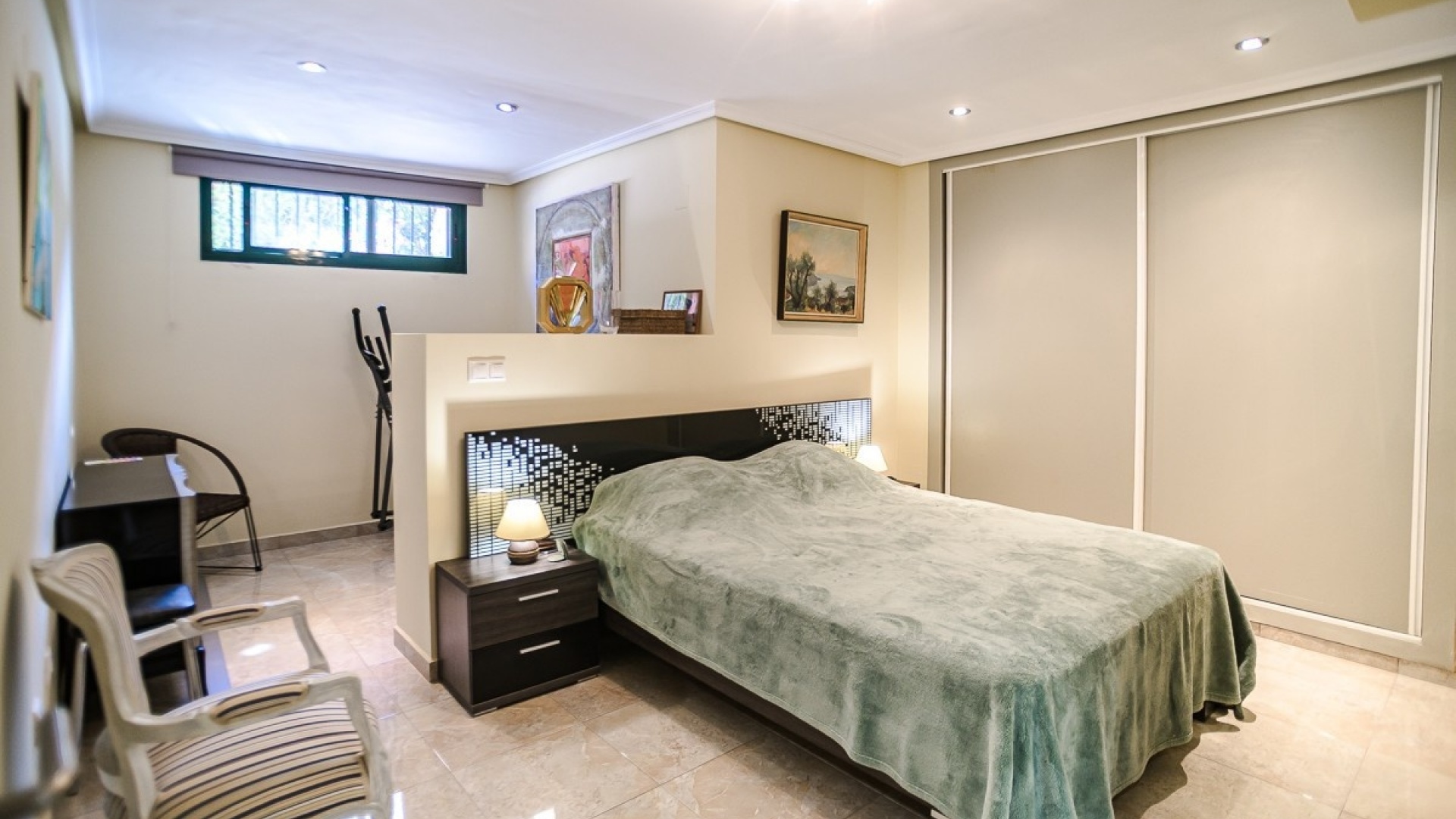 Resale - Villa - Torrevieja - Torrevieja Centro