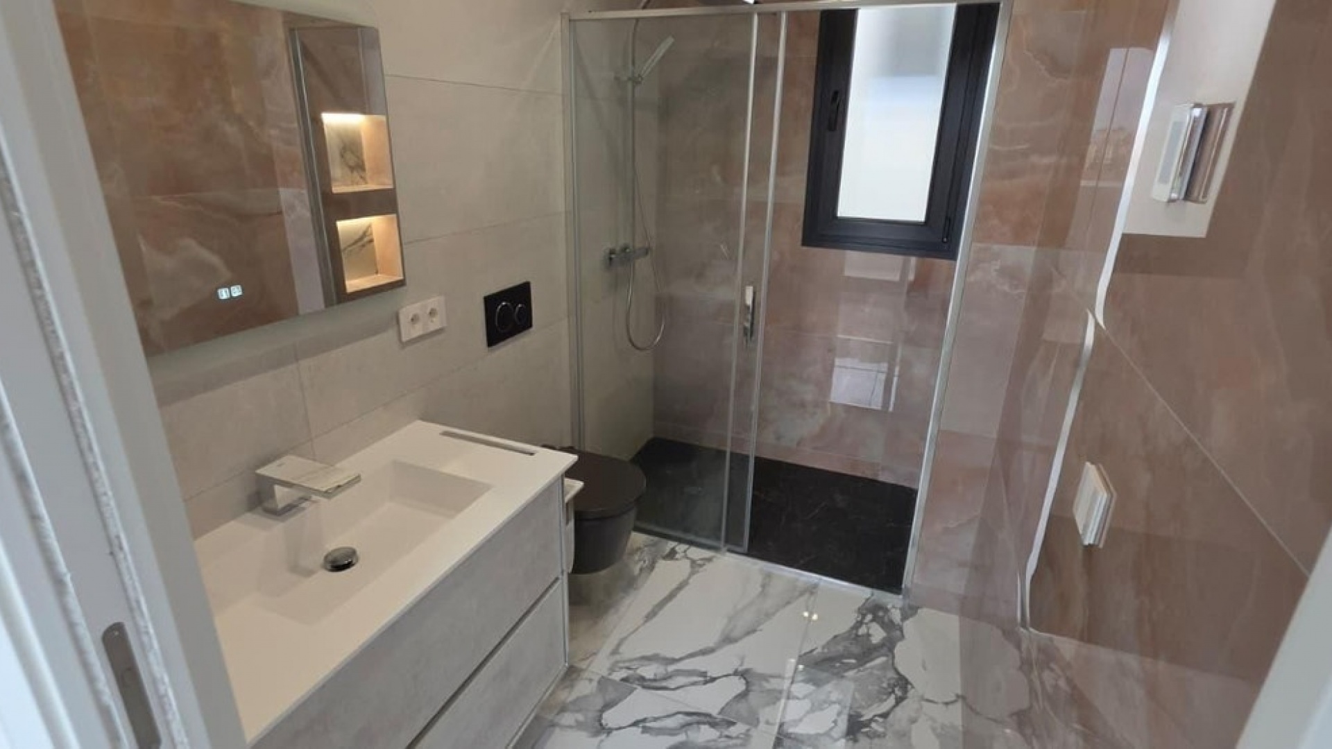 Resale - Villa - Torrevieja - Torrevieja Centro
