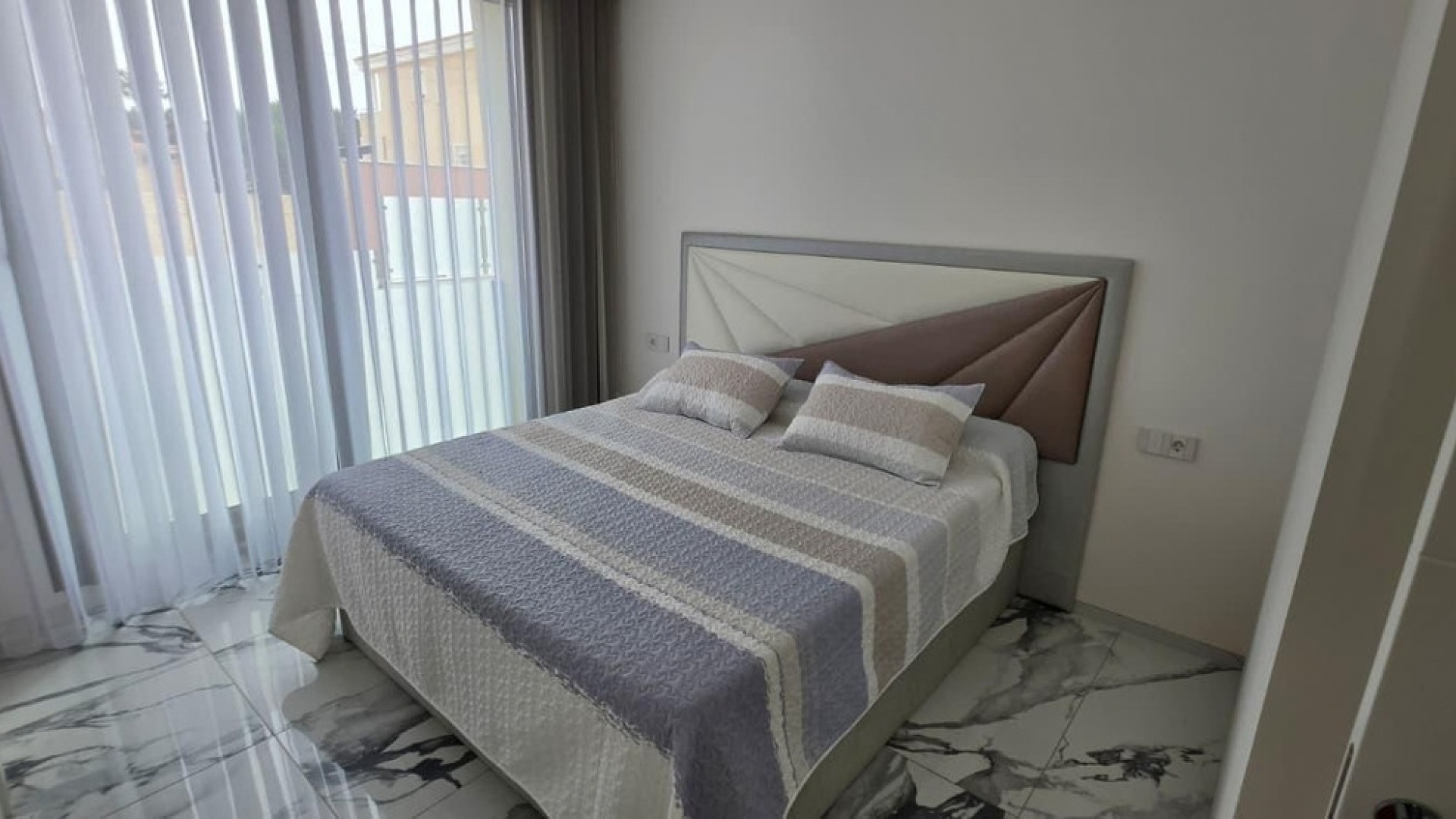 Resale - Villa - Torrevieja - Torrevieja Centro