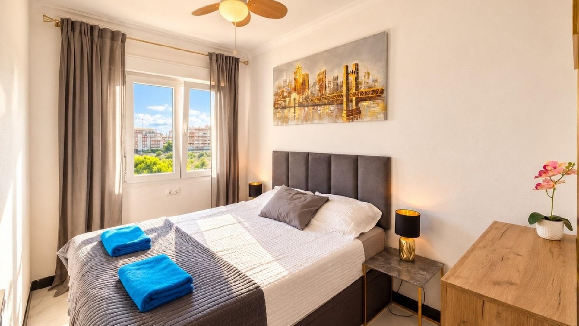 Resale - Villa - Torrevieja - Torrevieja Centro